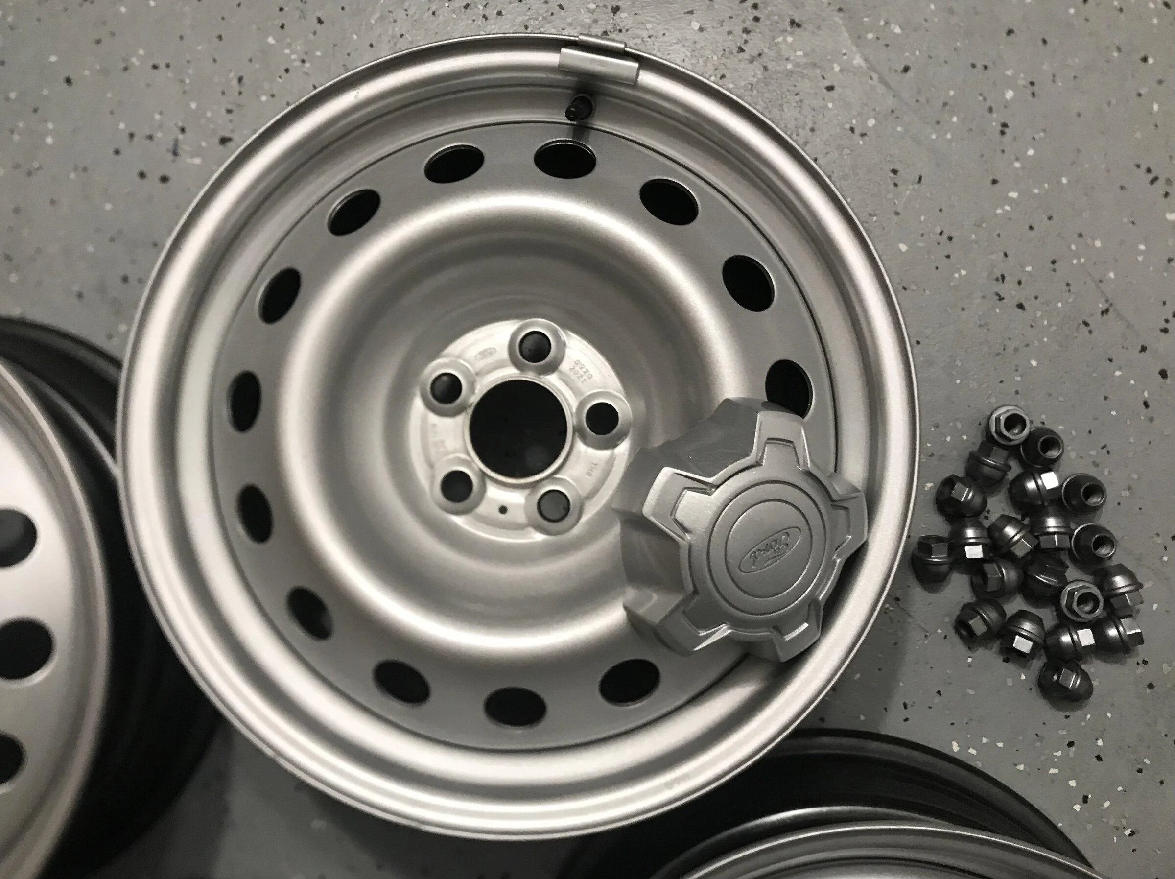 Ford Maverick XL Wheels and lugs for sale 4AAAA6AF-D965-4E5A-8020-65DE186CFBC0