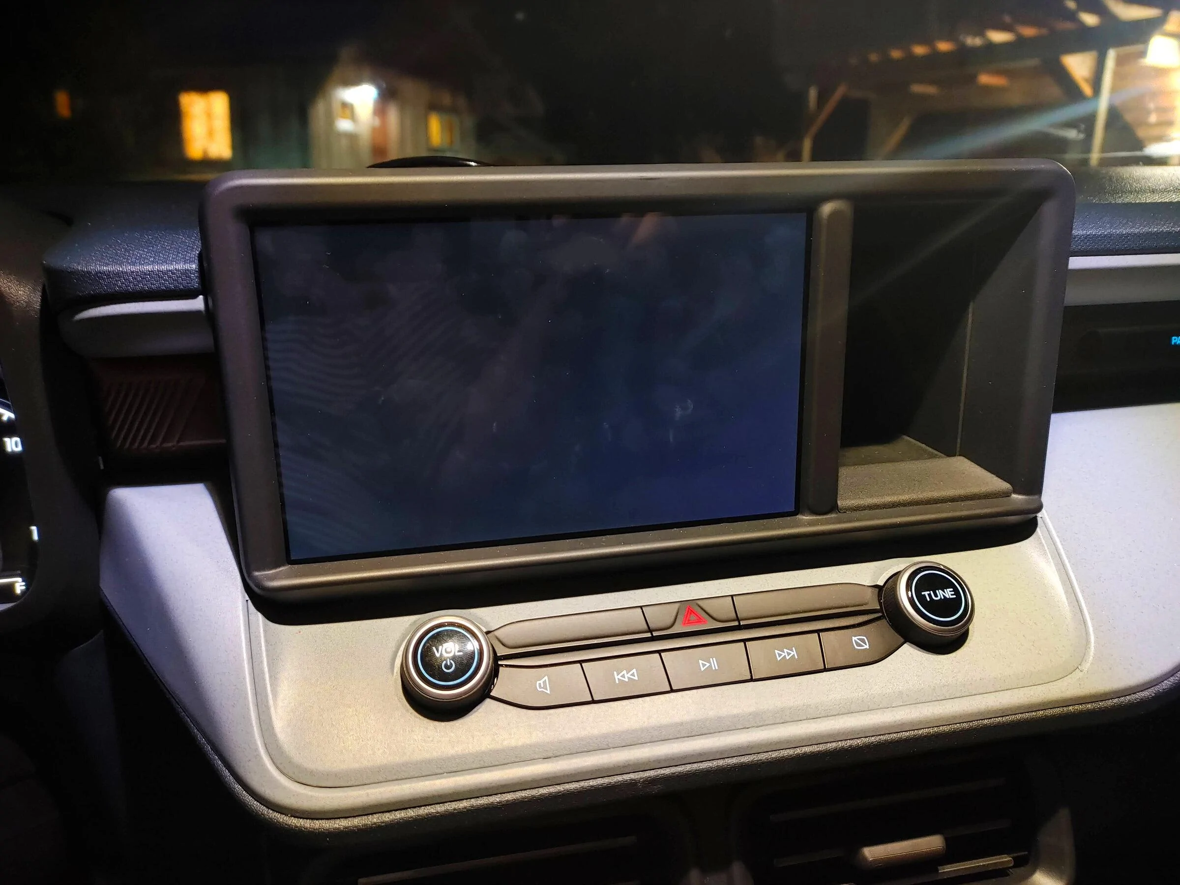 Ford Maverick Electric Screen in Mavericks Screen3