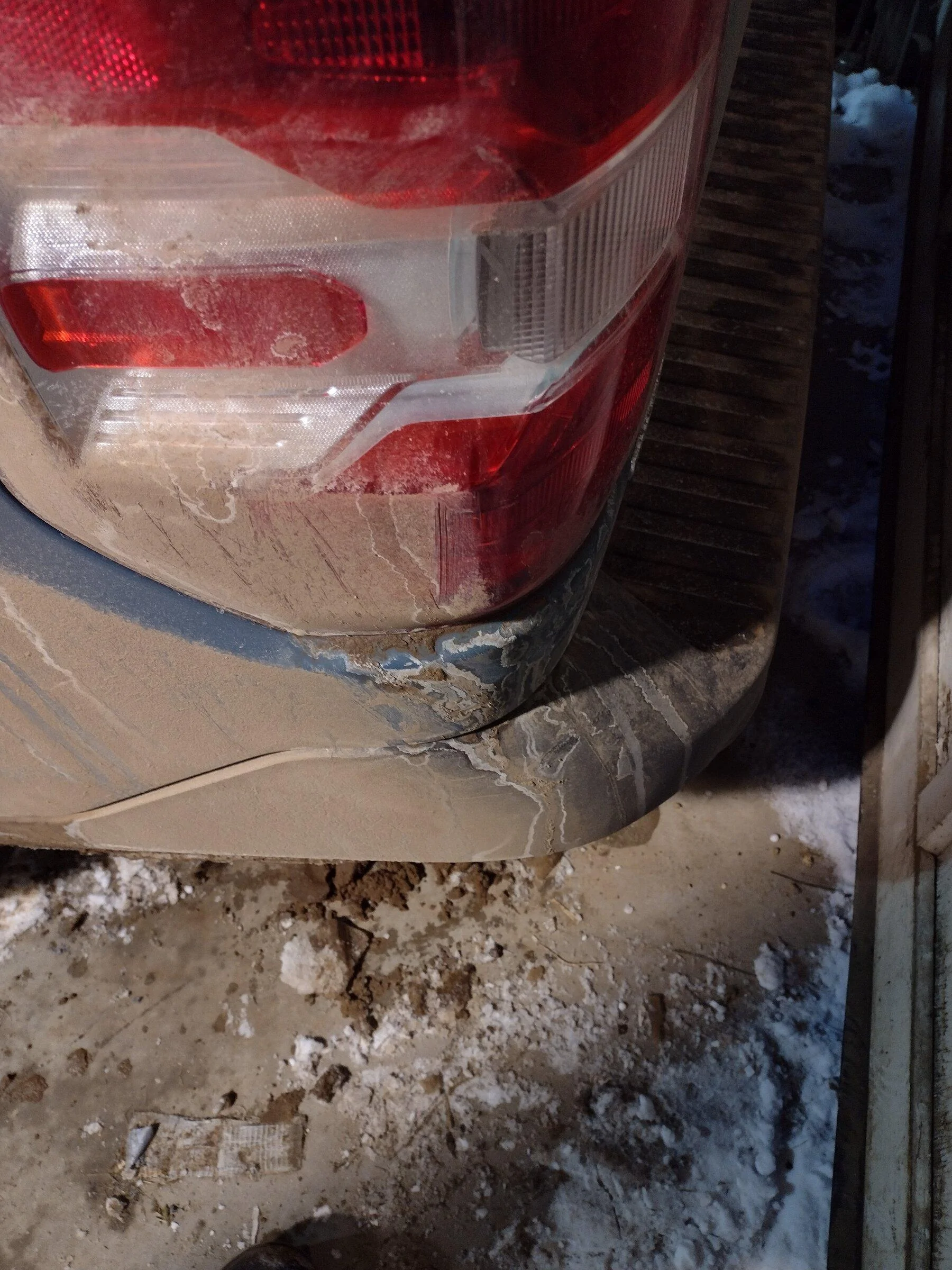 Ford Maverick Taillight seals seeping / leaking road grime ? IMG_20220127_175514690_HDR