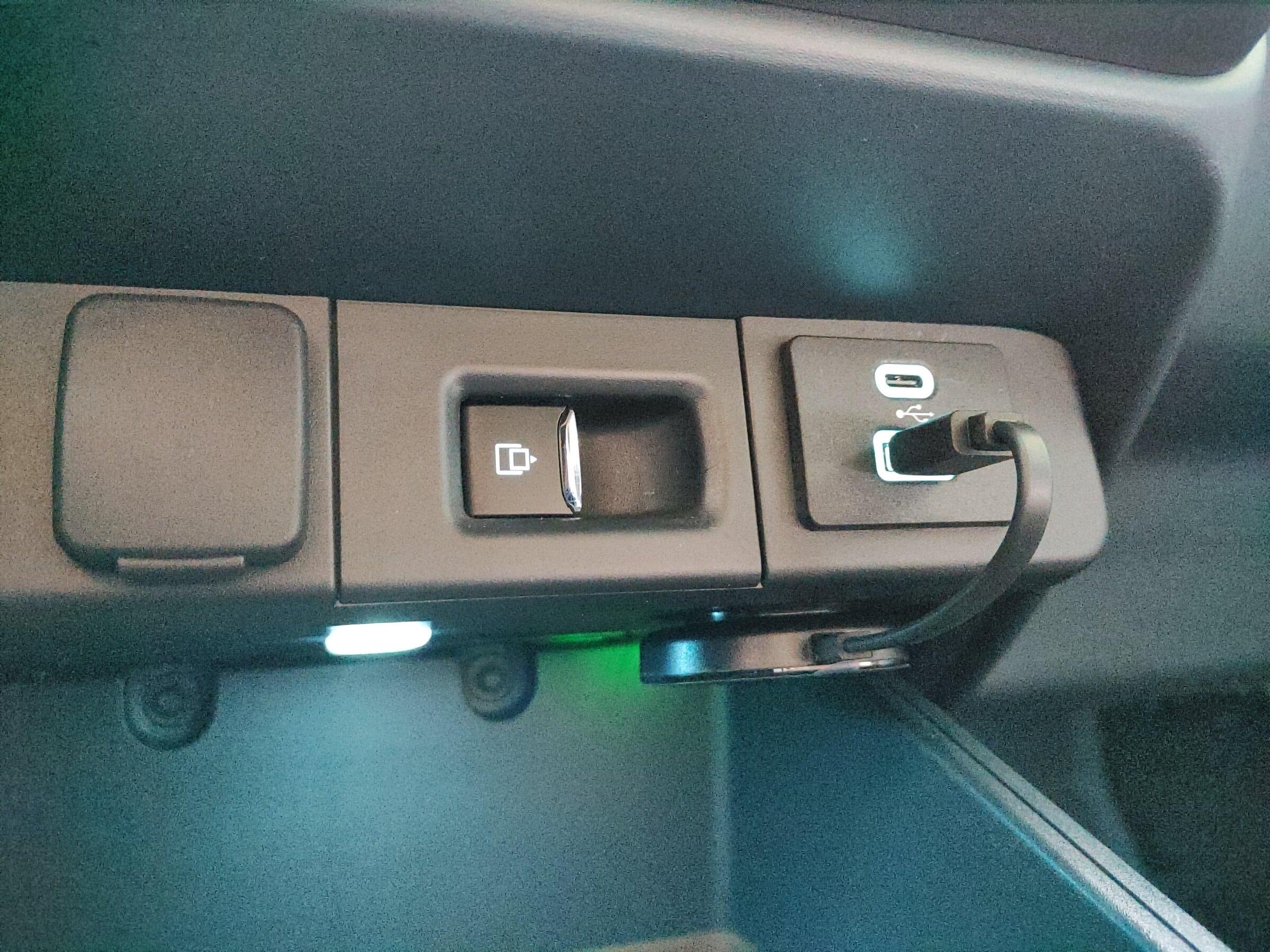 Ford Maverick Get Wireless Android Auto w/ Motorola MA1 USB Dongle -- reviews 20220127_164811