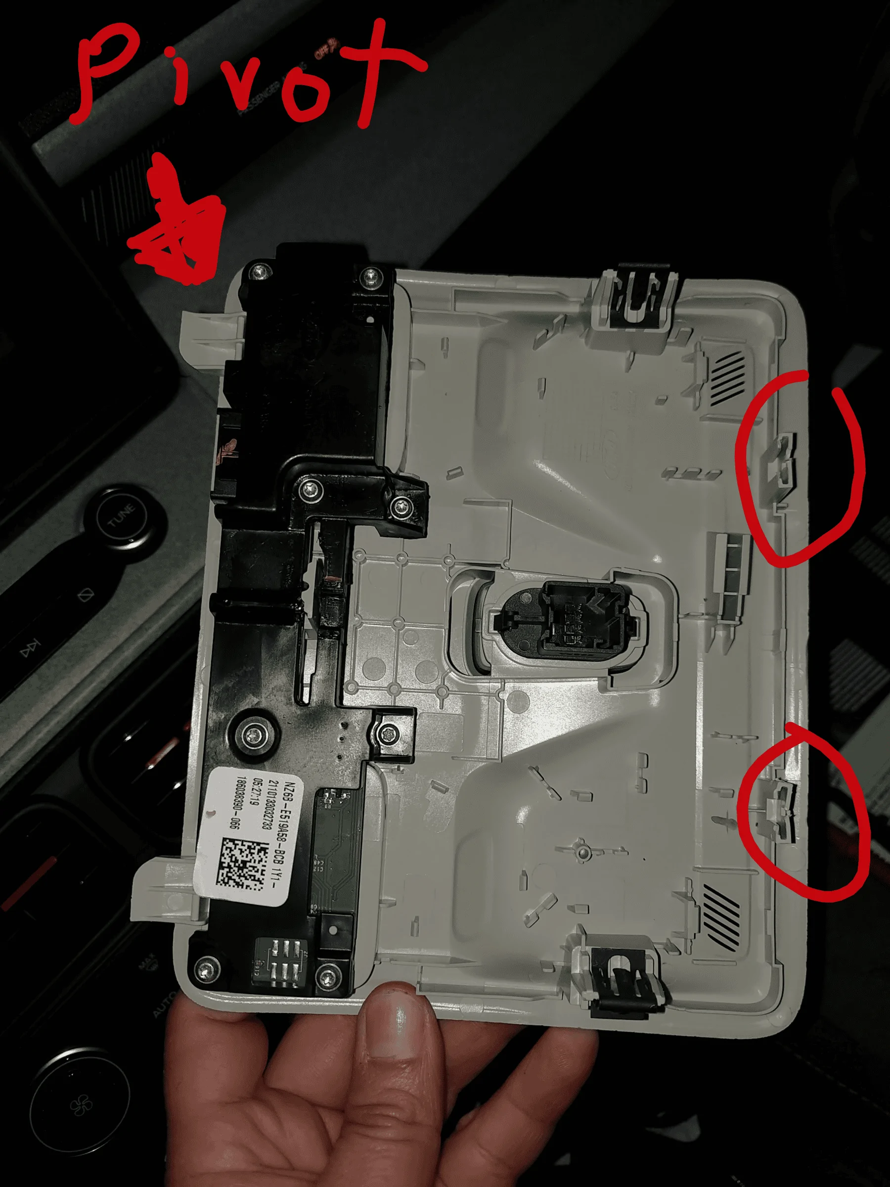 Ford Maverick Auto dim rear view mirror Install tip to remove center console with sunroof image3