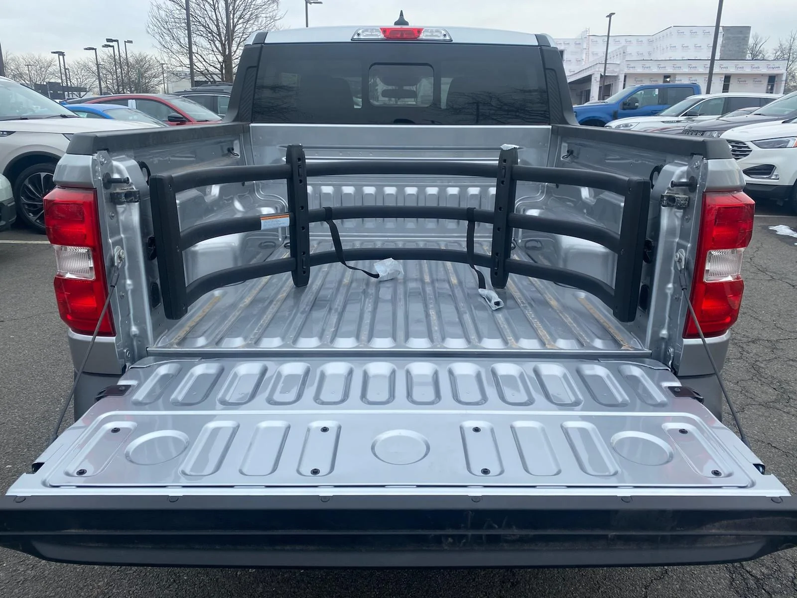 Ford Maverick MAVERICK 2022 LUND BED EXTENDER signal-2022-01-13-13-01-45-000