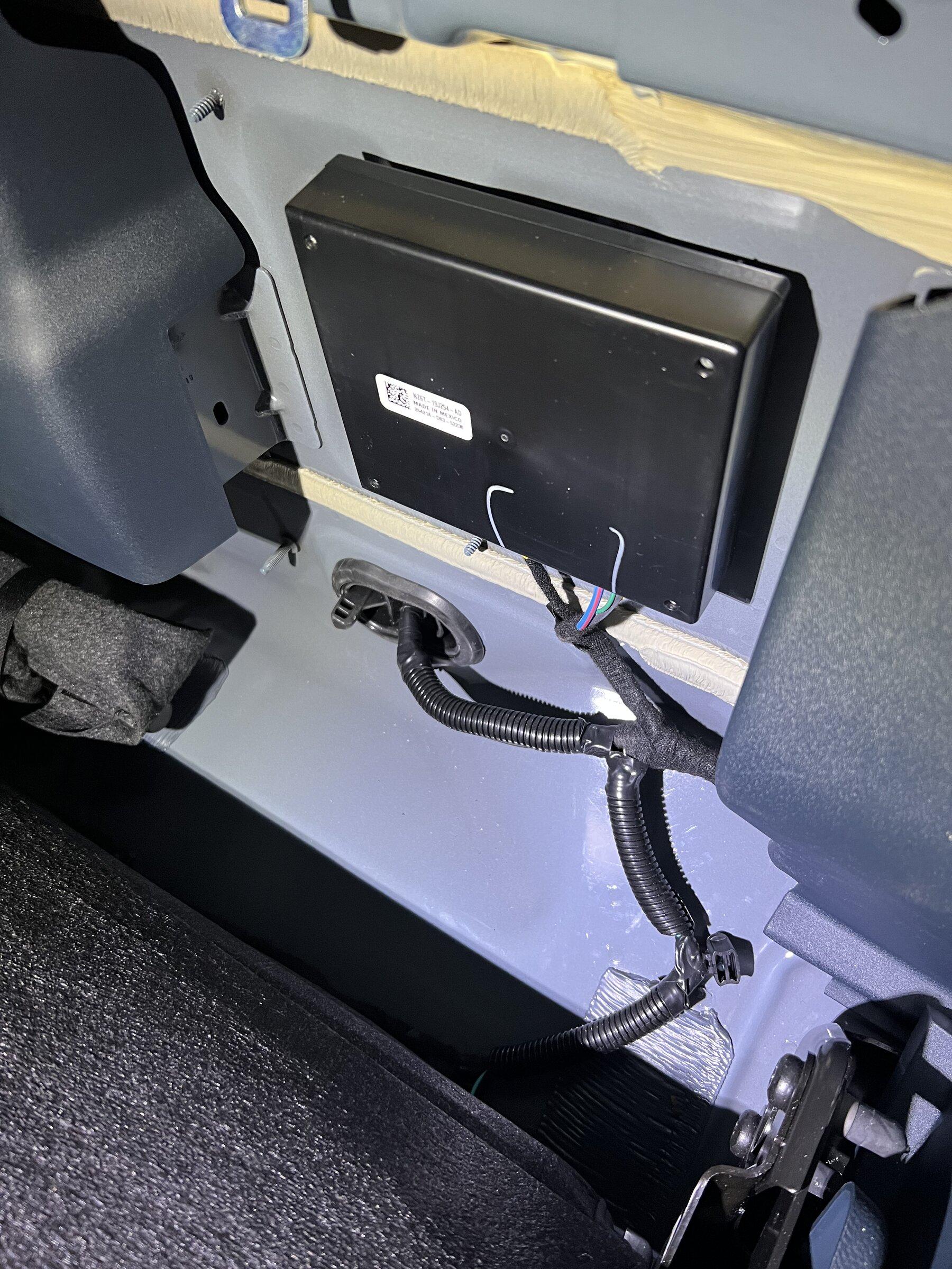 Ford Maverick Tailgate auto lock Installed for XL tempImageyJu07G