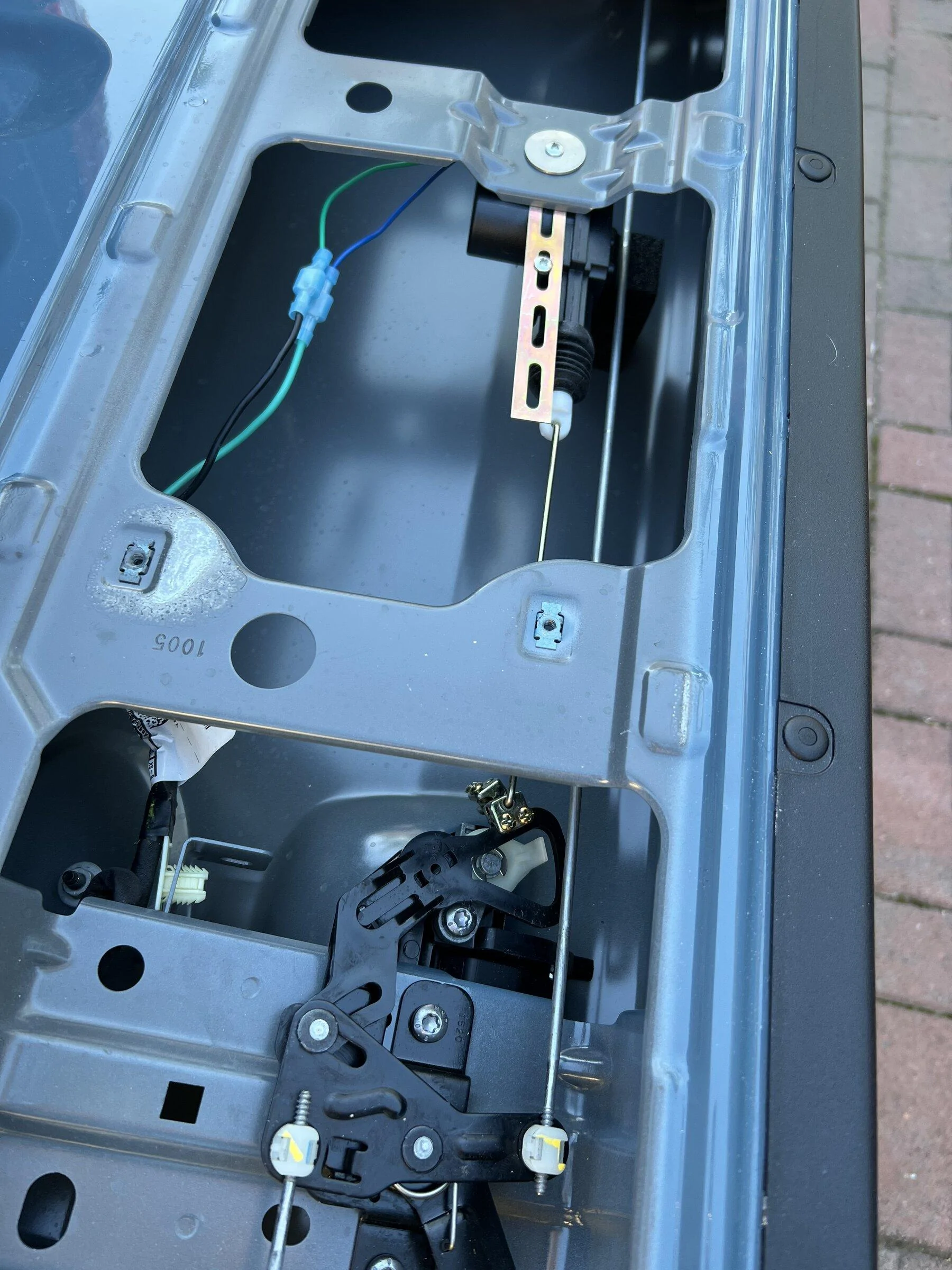 Ford Maverick Tailgate auto lock Installed for XL tempImageAABiDq