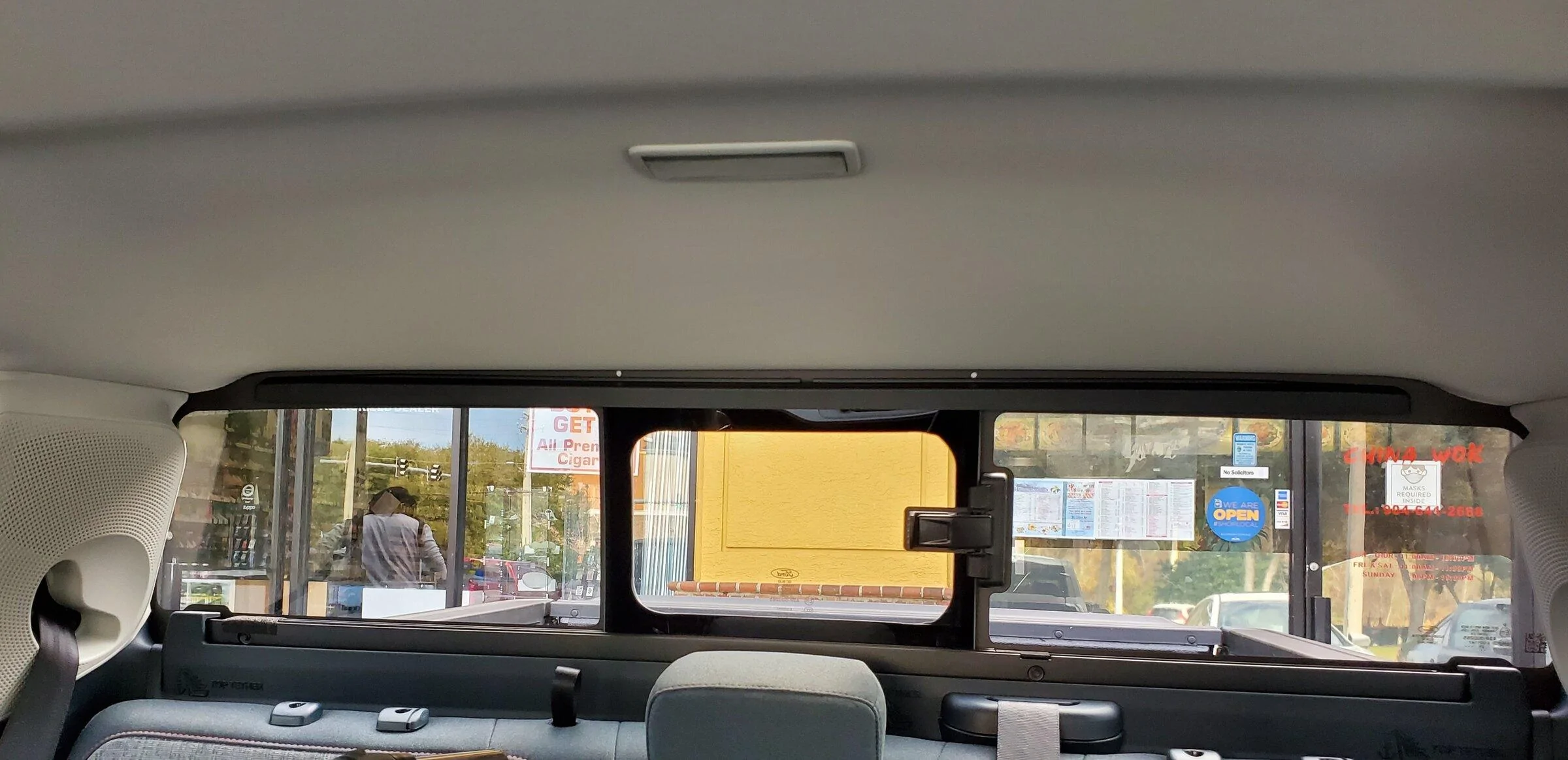 Ford Maverick Sliding rear window visibility issues 20220205_132158