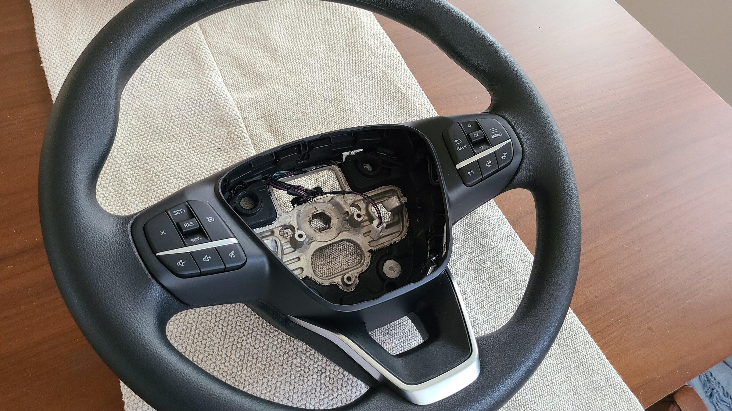 Ford Maverick XLT Steering Wheel w/ Cruise Buttons 20220205_123102
