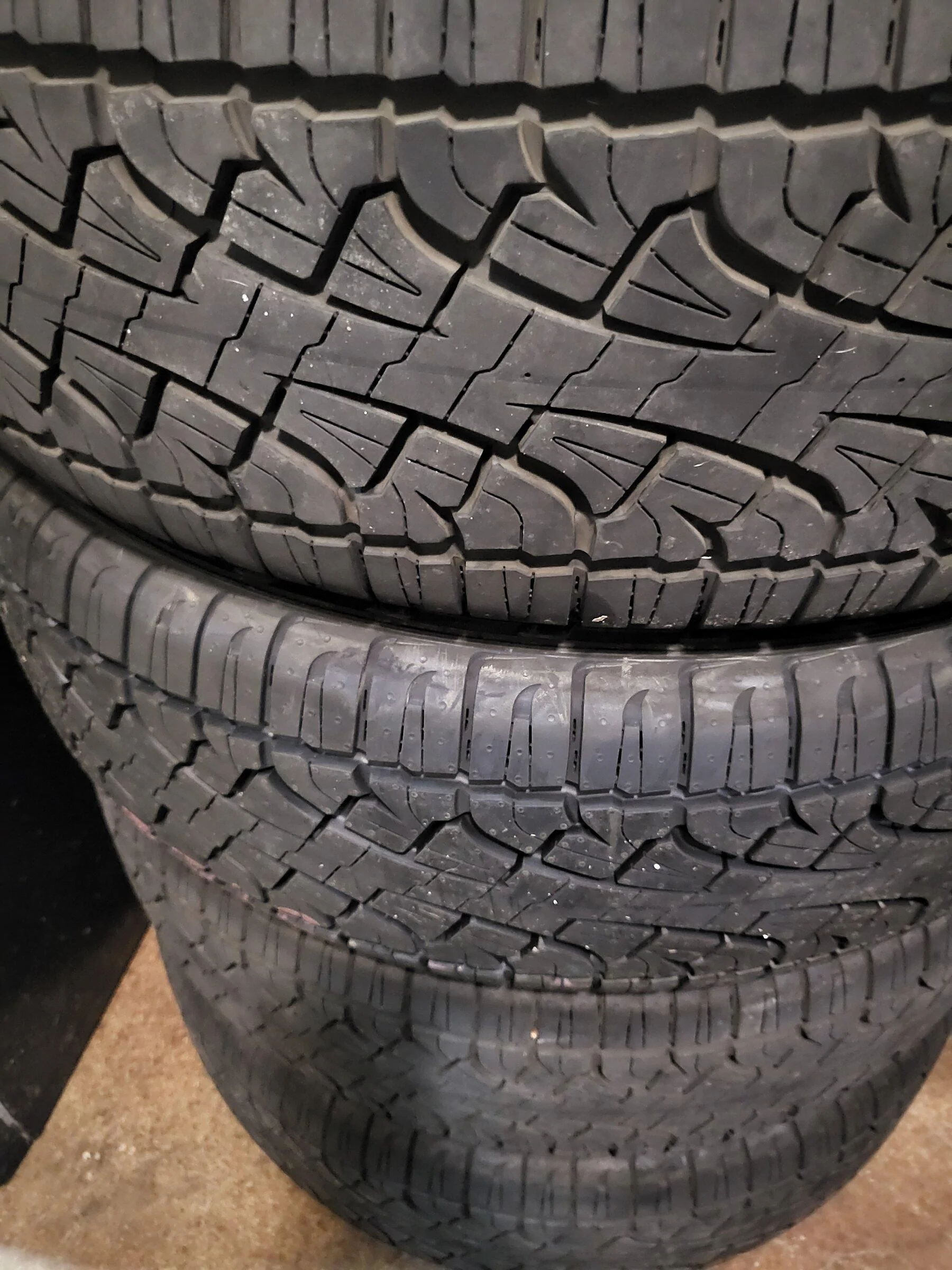 Ford Maverick Selling my pirelli scorpion tires atr 20220201_183626
