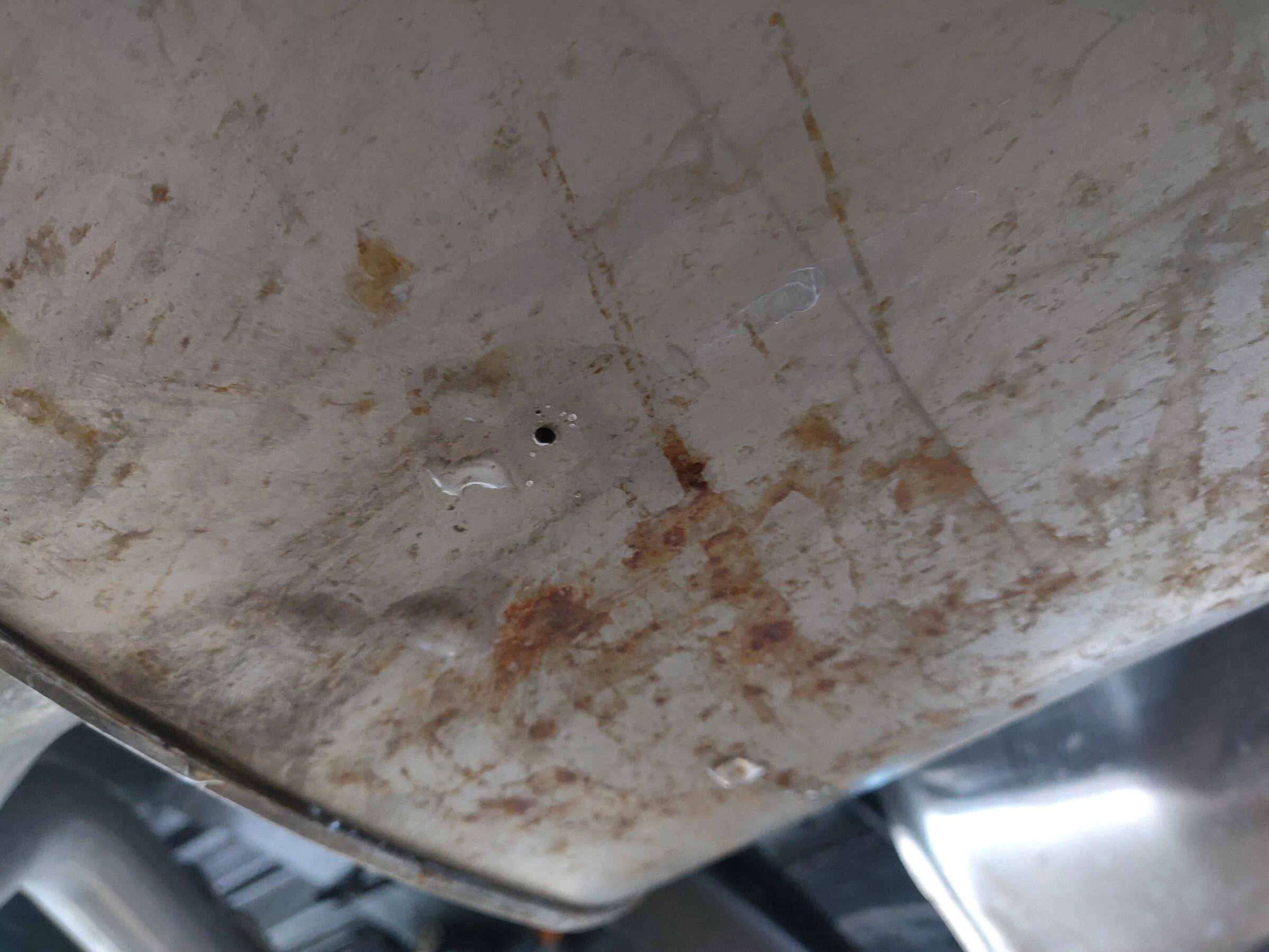 Ford Maverick Hole in catalytic converter. Is it factory? (Edit: it's the muffler and it's normal) IMG_20220206_164104