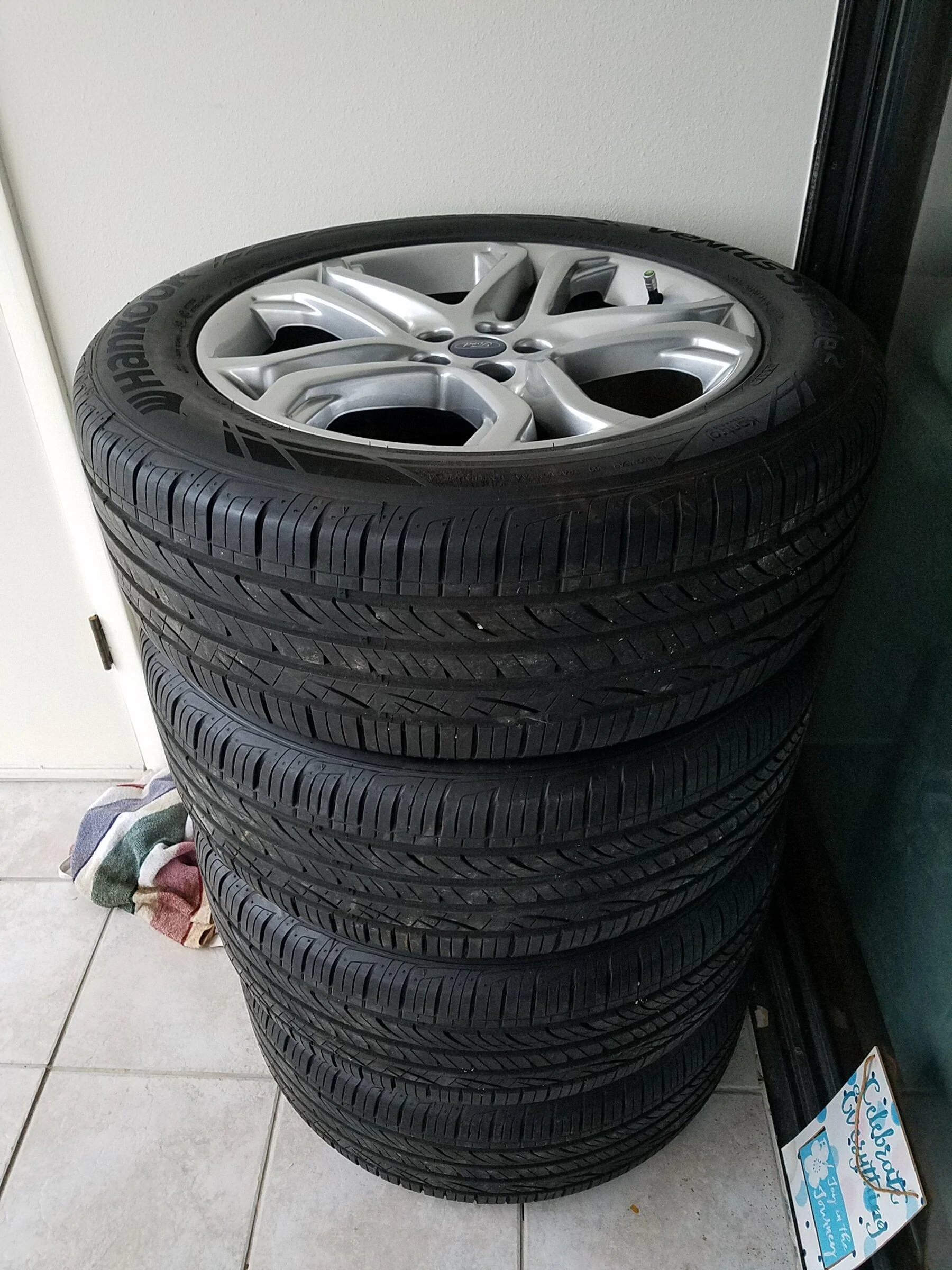 Ford Maverick Ford Edge Wheels WILL fit your Maverick 20220206_175652