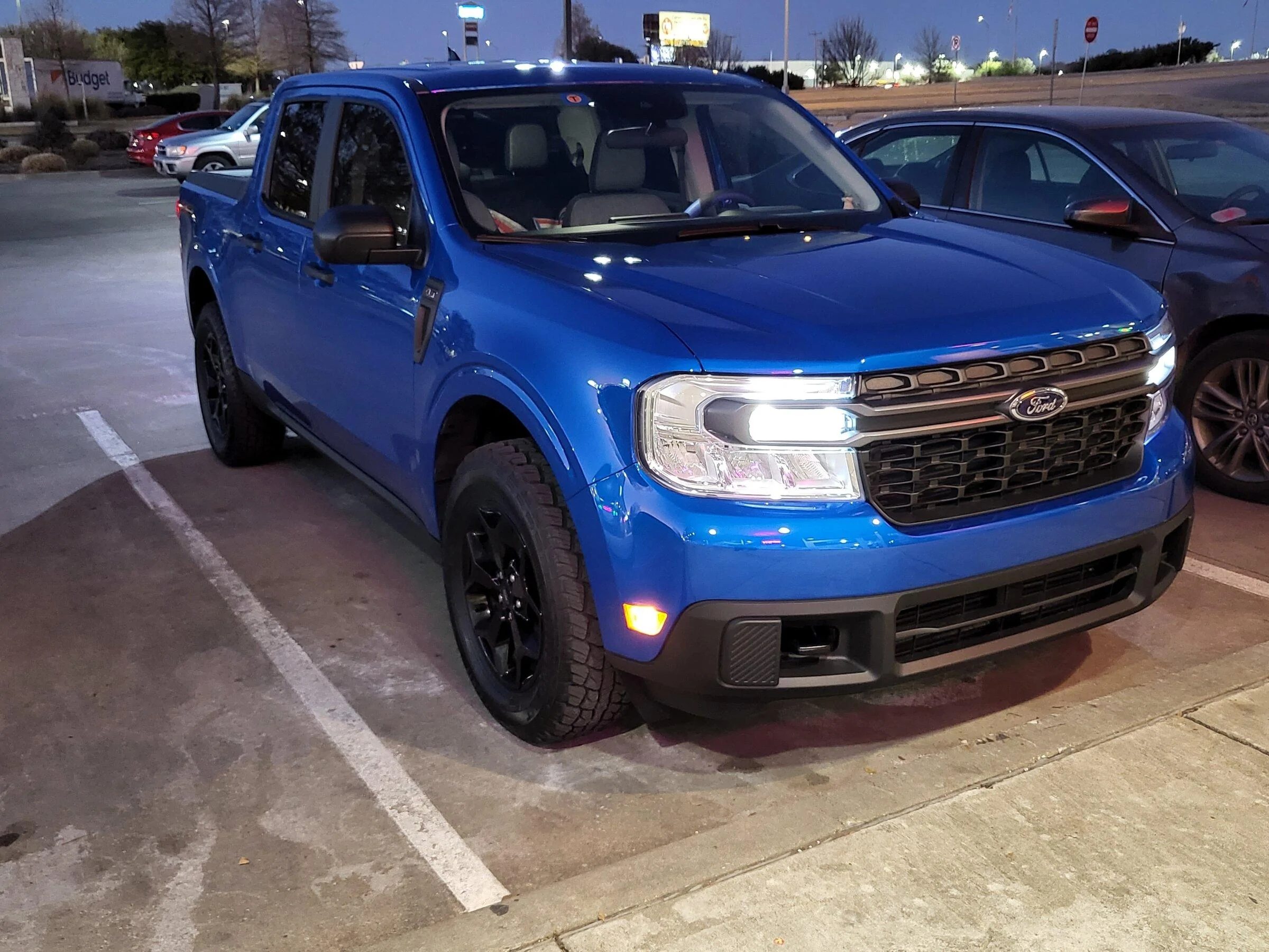 Ford Maverick Velocity Blue Maverick XLT FX4 - Best Look Yet 20220209_183026