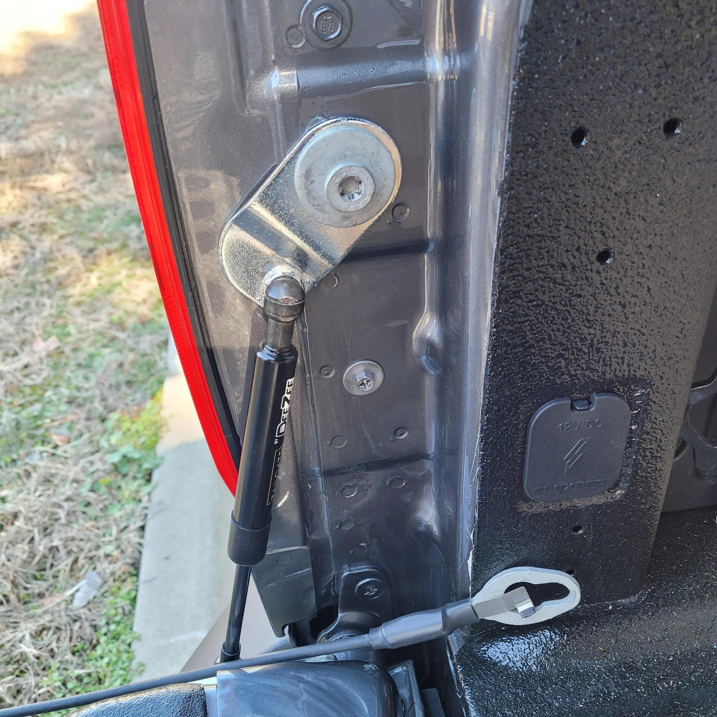 Ford Maverick VIDEO: DIY Tailgate Assist Installation 20220210_120028