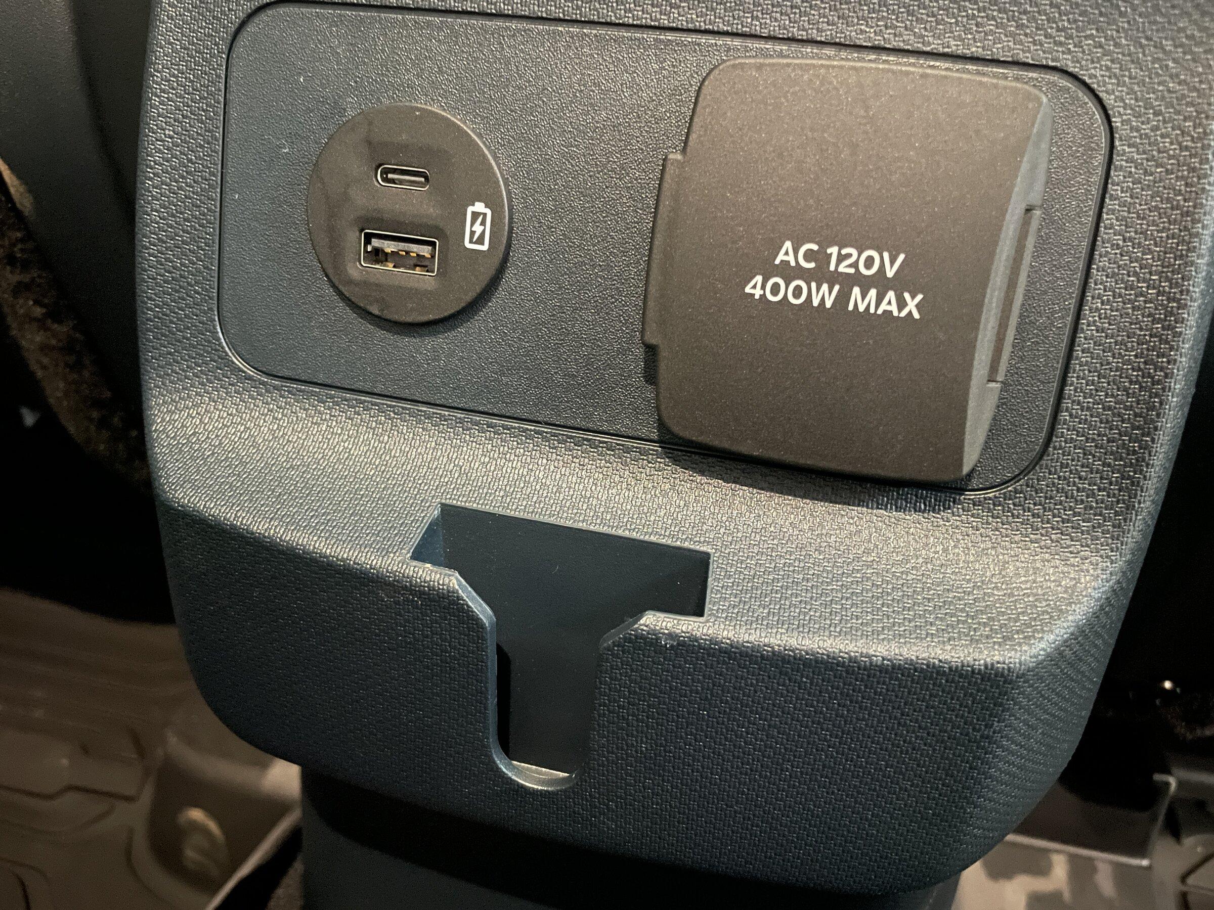 Ford Maverick What is this slot? 819DBDEB-2A1E-4EE0-A4FB-C02D8314A77E