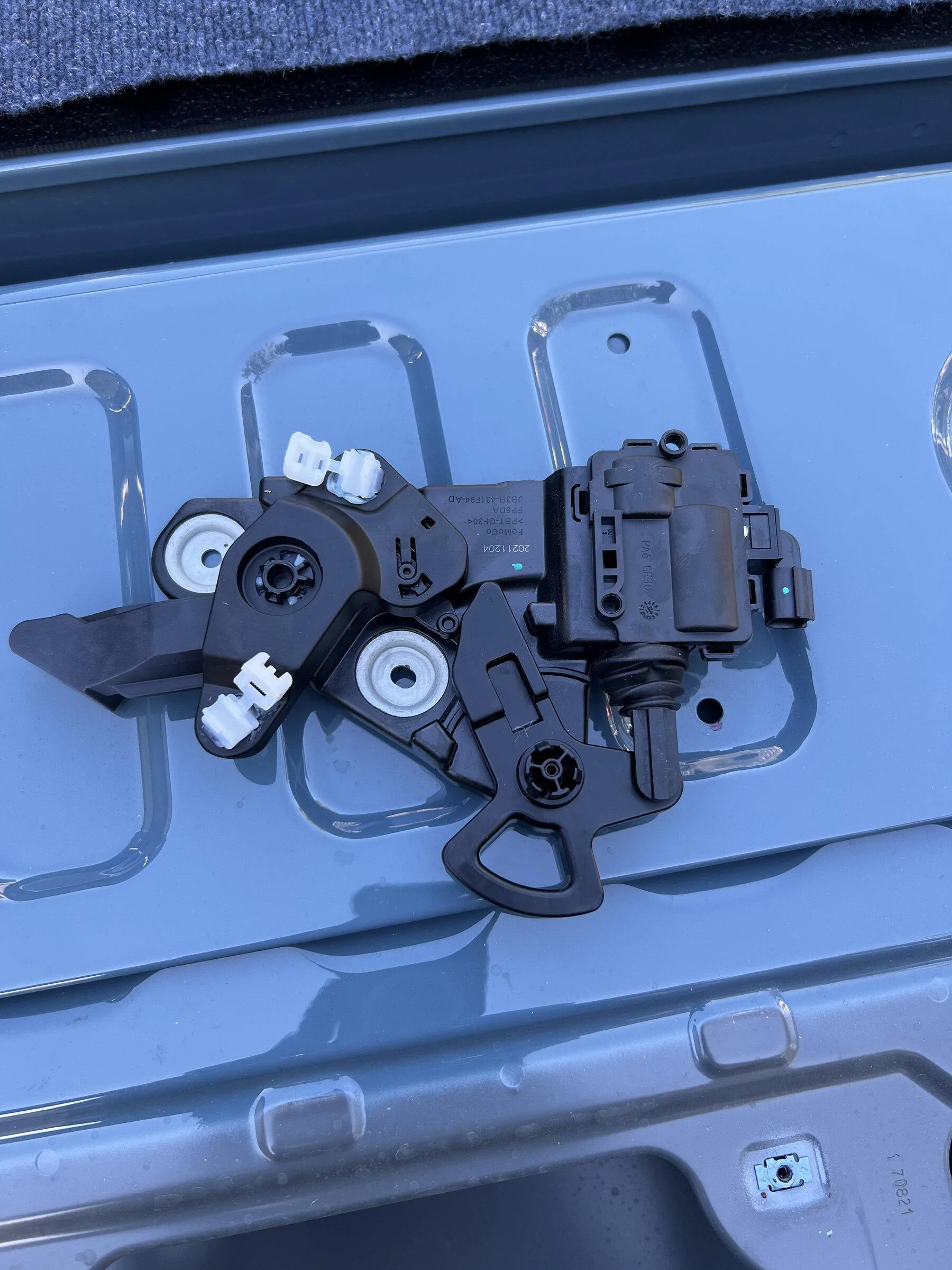 Ford Maverick DIY Tailgate Power Lock using Control/Actuator from Ranger IMG_3959