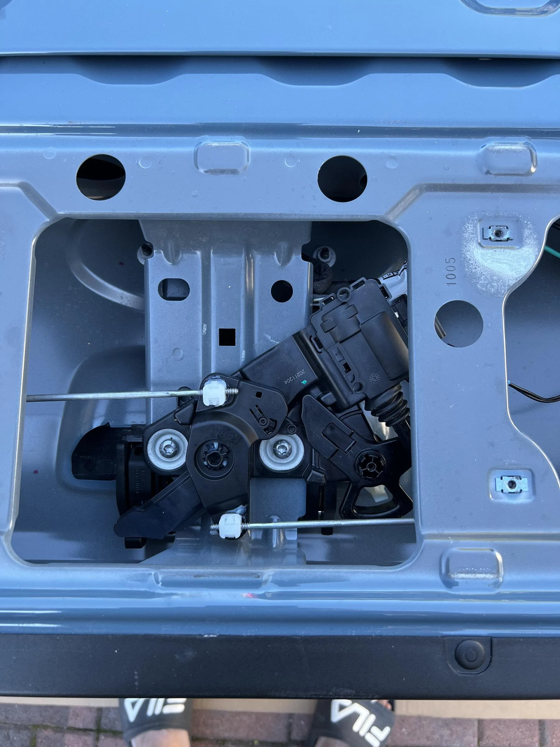 Ford Maverick DIY Tailgate Power Lock using Control/Actuator from Ranger IMG_3964