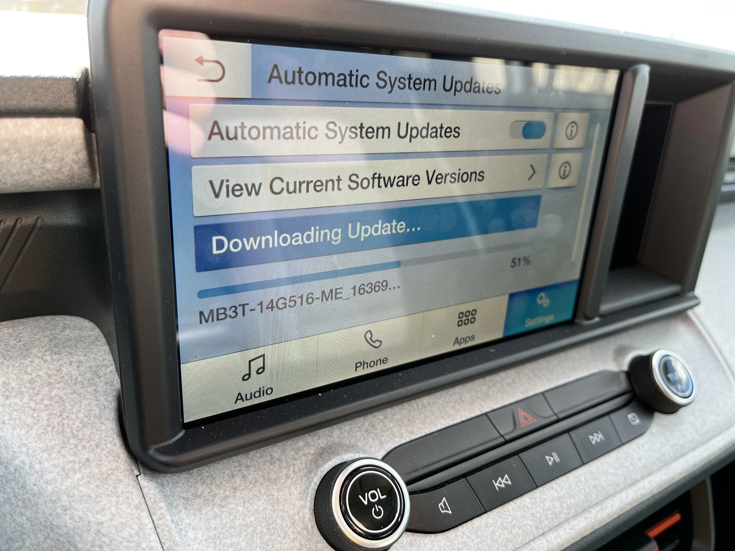 Ford Maverick Fix for radio glitches : SSM 50411 - updates ACM and radio firmware 2A2D2AF2-5789-40E1-BB24-274297E79667