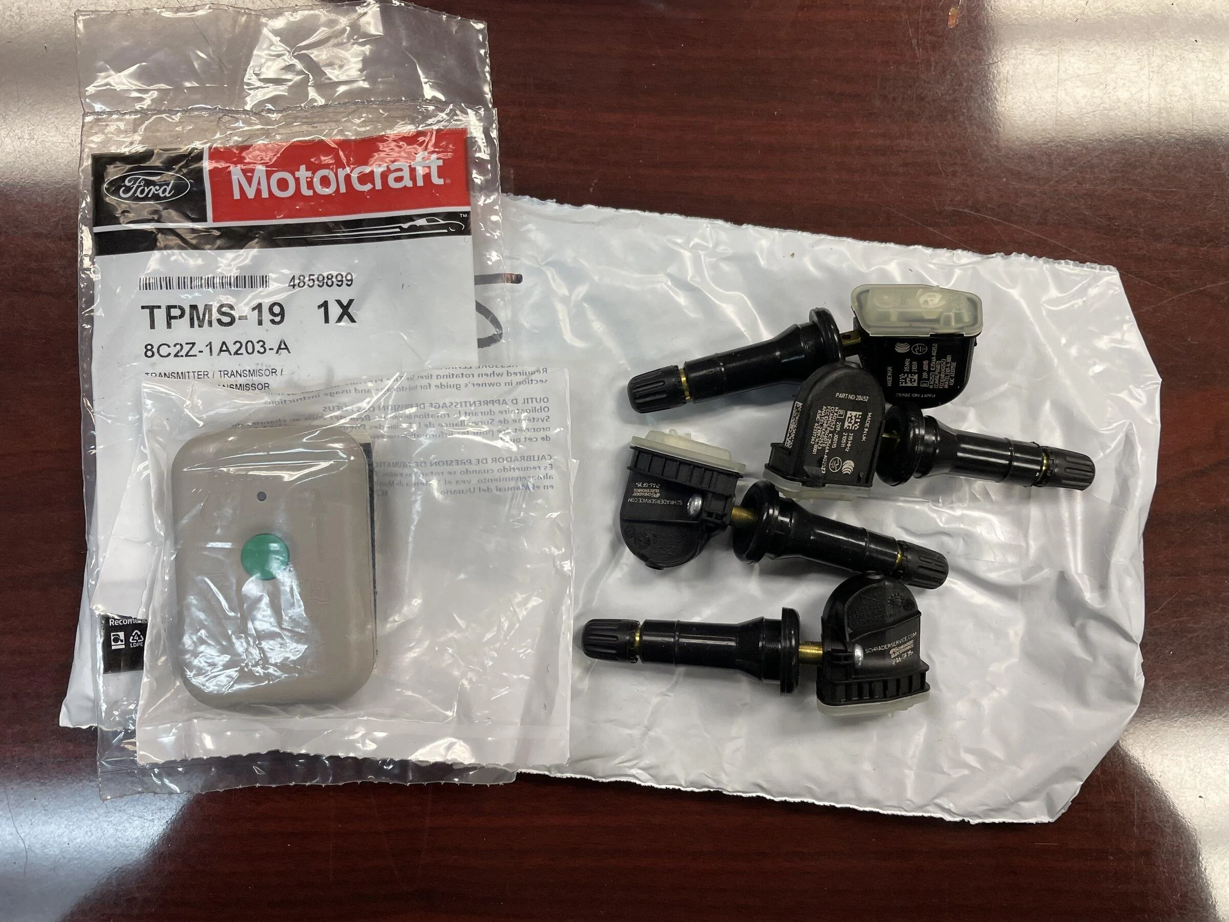 Ford Maverick WTS: Ford TPMS Clicker and 4 TPMS sensors (New) 89AC2CF6-A09C-4DD1-823F-5A5F32B0E388