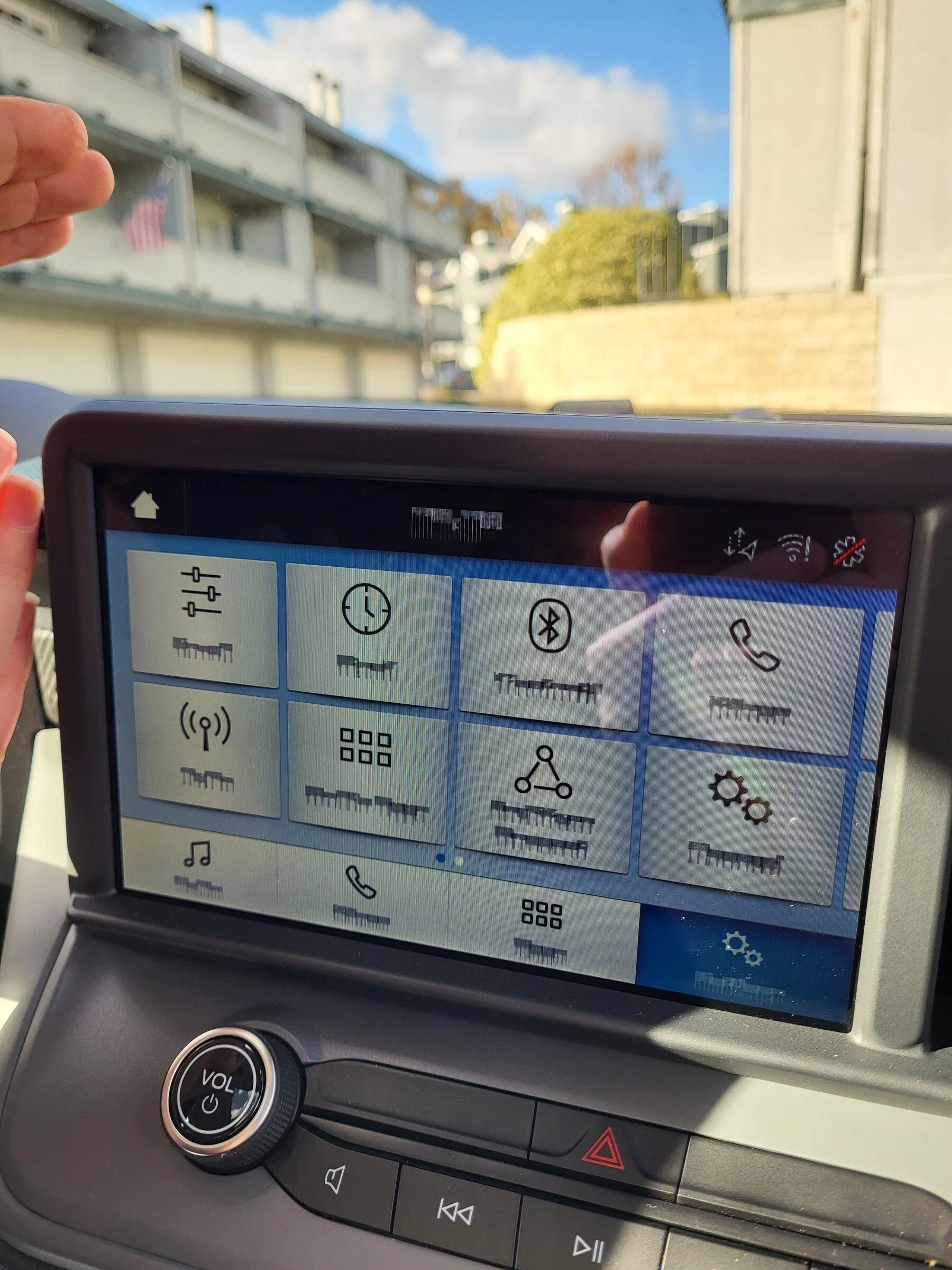 Ford Maverick Infotainment Screen Glitched/Garbled Text 20220216_150819