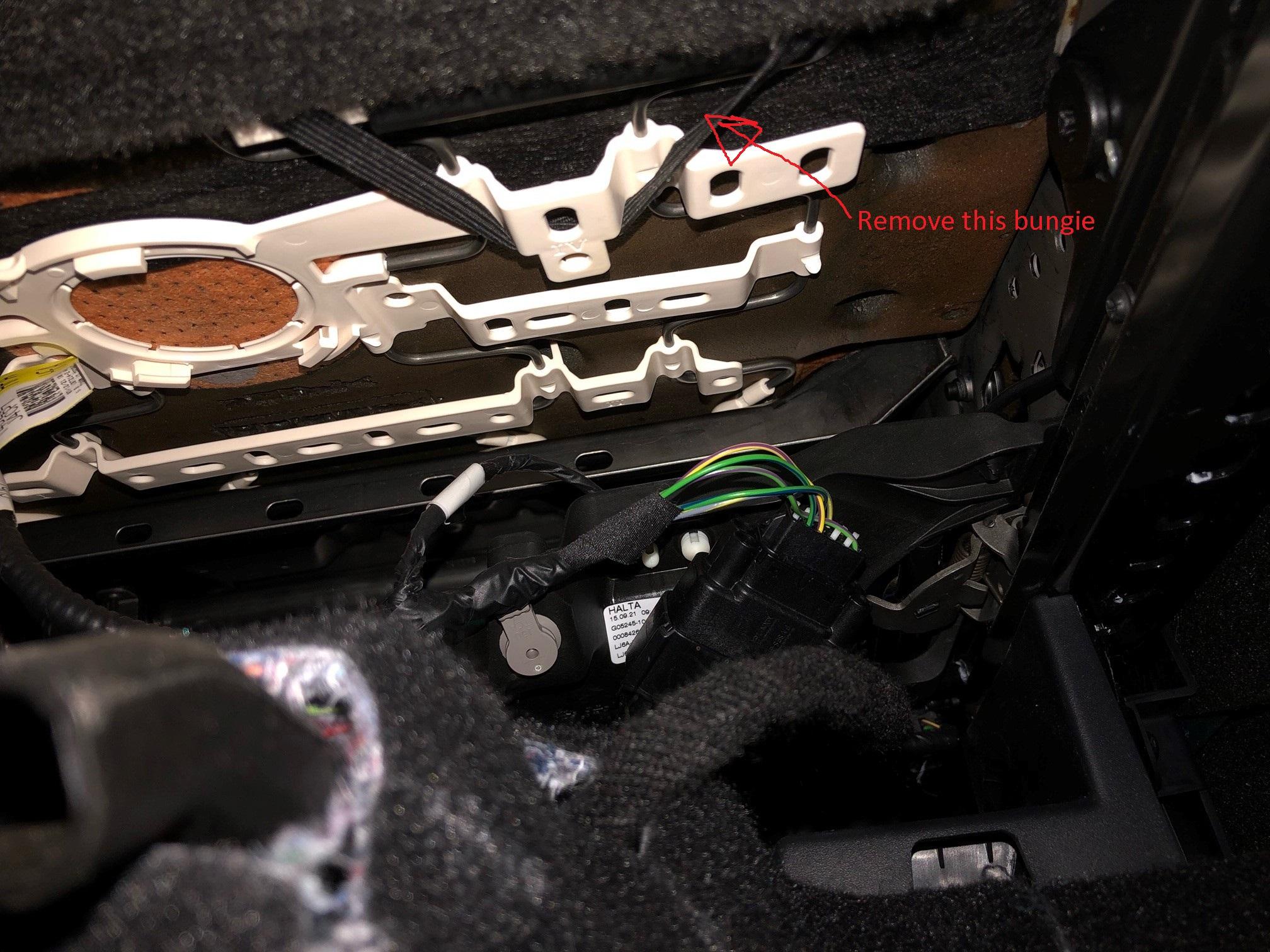 Ford Maverick Seat crease - loose seat material - same place in different trucks - warranty issue seat1edited