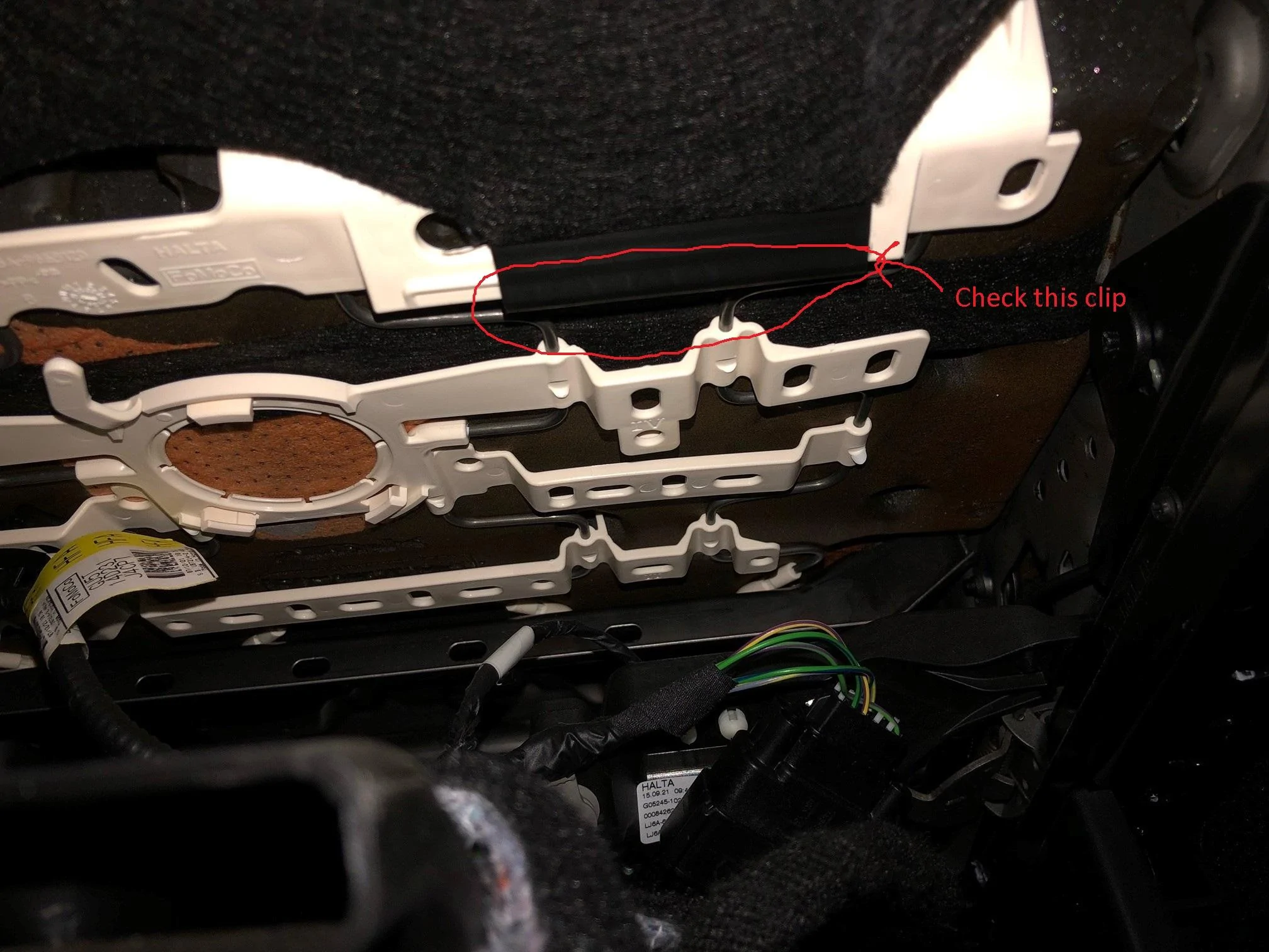 Ford Maverick Seat crease - loose seat material - same place in different trucks - warranty issue seat2edited