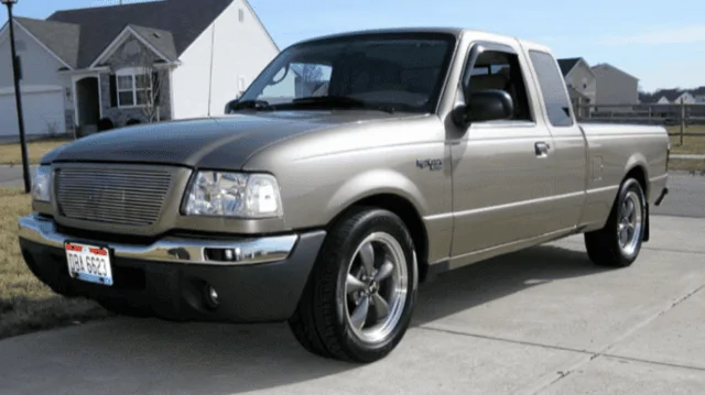 Ford Maverick Explorer Sport Trac Successor more than Ranger IMG_5355