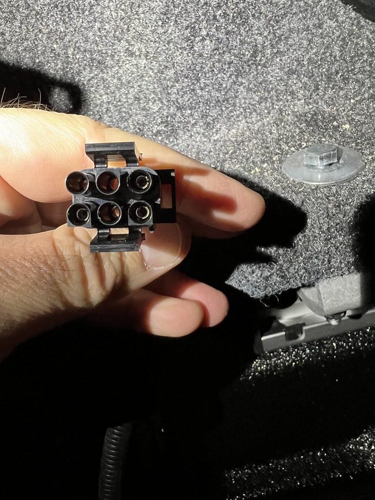 Ford Maverick SnugTop plug pins? 51891886028_dbf7410ebe_b