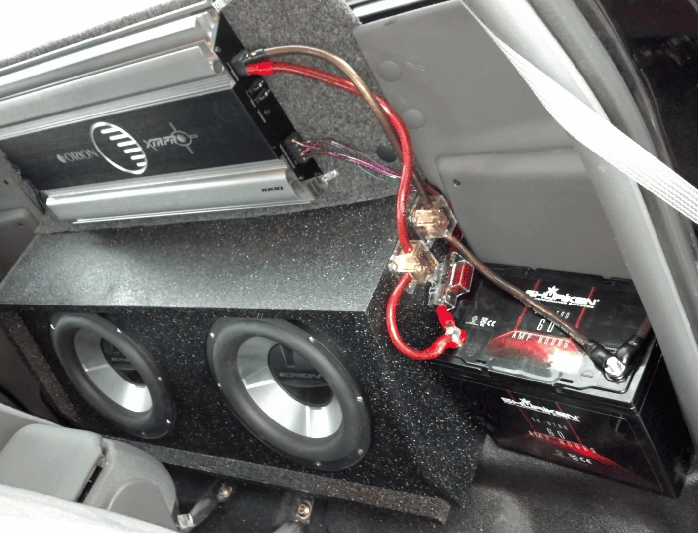 Ford Maverick Kicker Hideaway HS10 installed behind rear seats Screenshot_20220220-012331~2