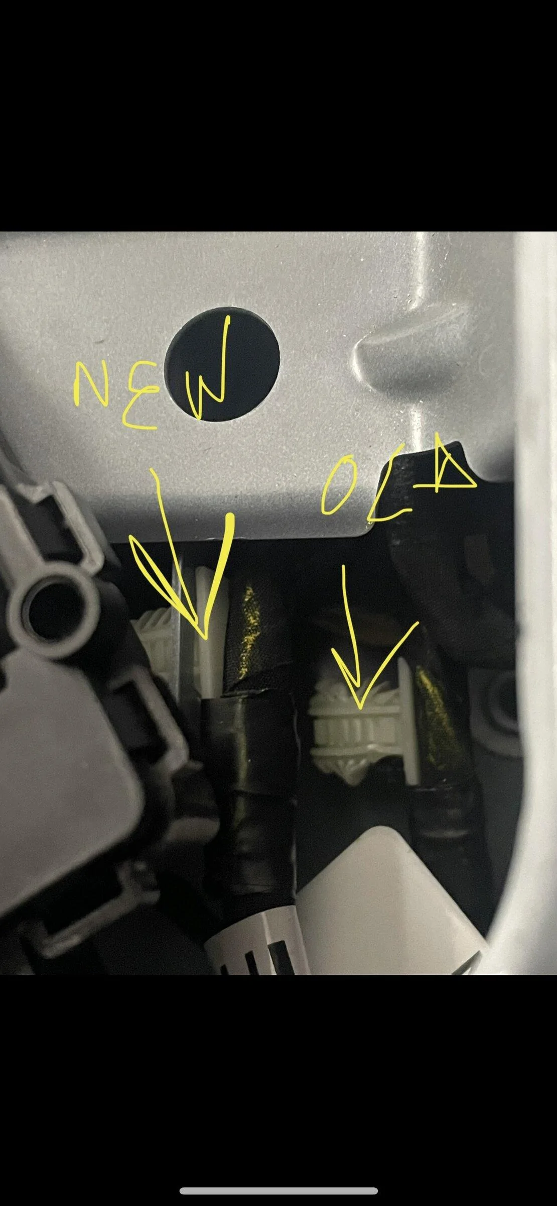 Ford Maverick DIY Tailgate Power Lock using Control/Actuator from Ranger 69CDABA1-1082-4CEC-94A6-5DCA93F4CD49