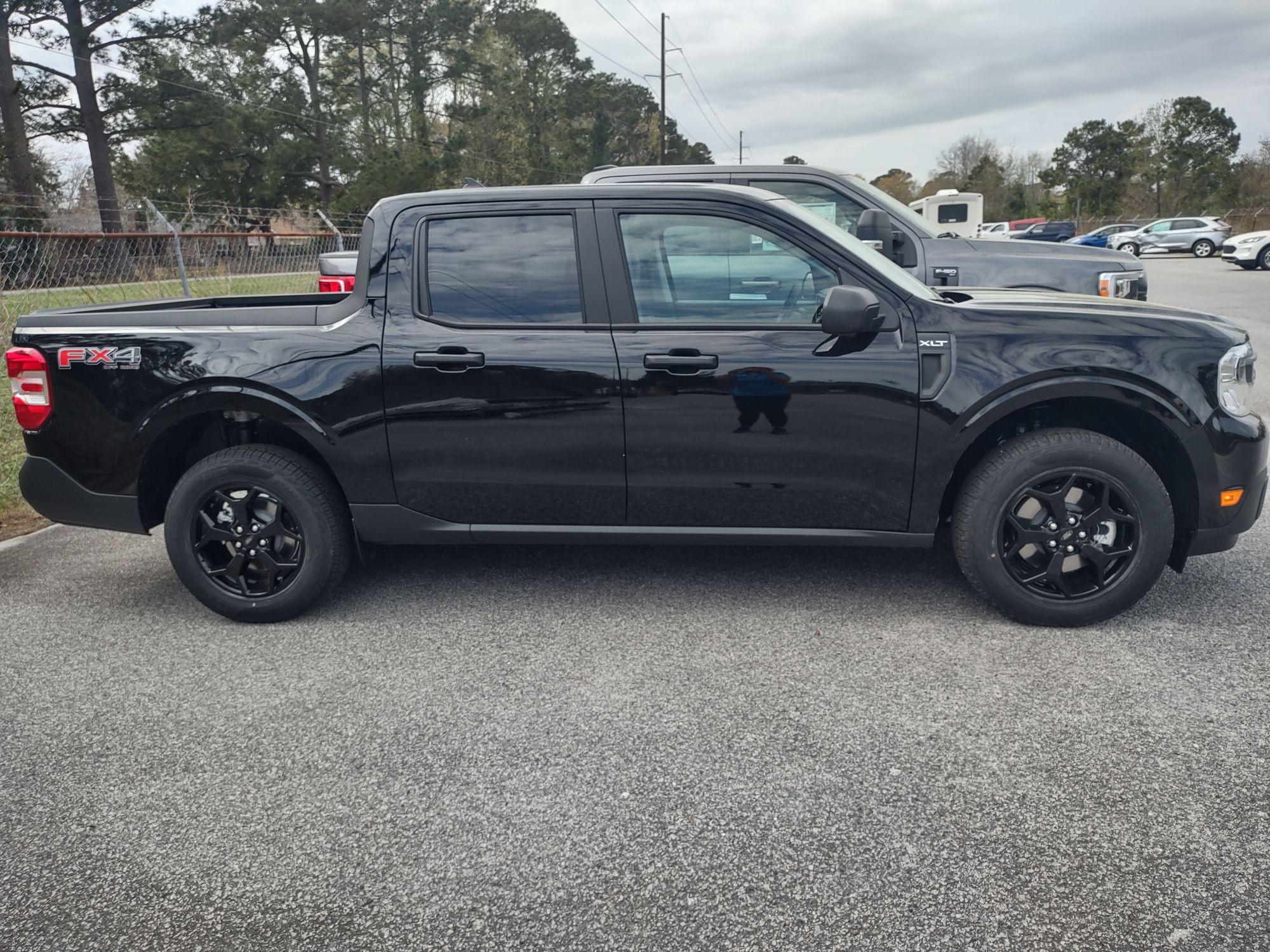 Ford Maverick First Photos - Shadow Black Maverick at Dealer Maverick_side view