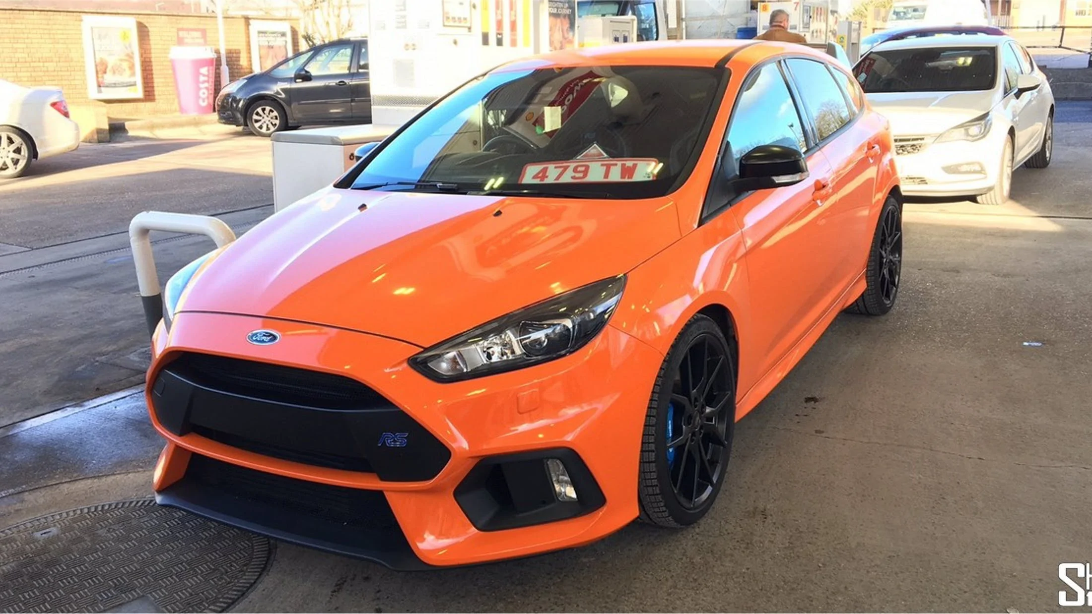 Ford Maverick Orange vehicle—Cyber Orange or Hot Pepper Red 804424F5-F008-4F0B-A1A0-9D1F0A7E6388