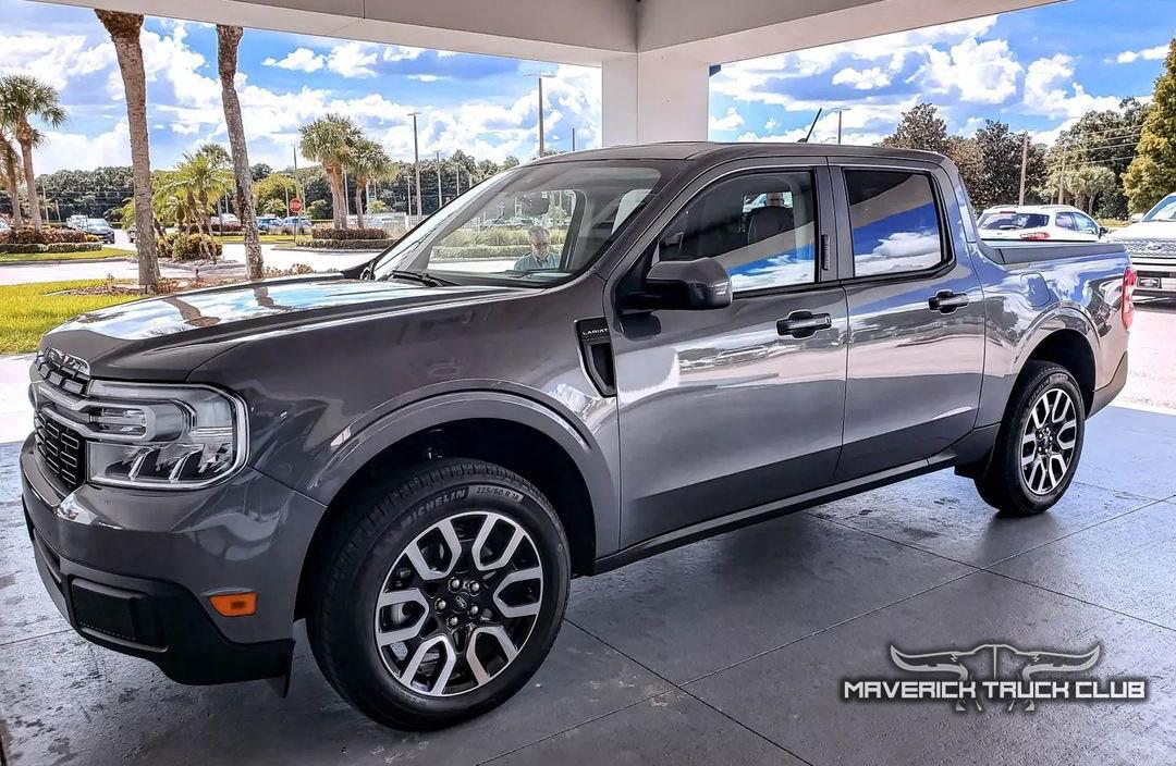 Ford Maverick CARBONIZED GRAY Maverick Photos Thread Carbonized Gray Lariat Maverick roll up soft tonneau bed cover 3
