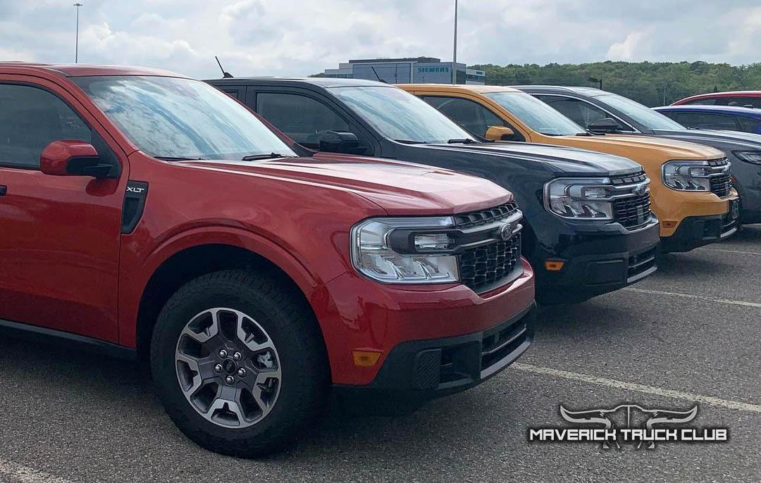 Hot Pepper Red 2022 Ford Maverick XLT FX4 3.jpg