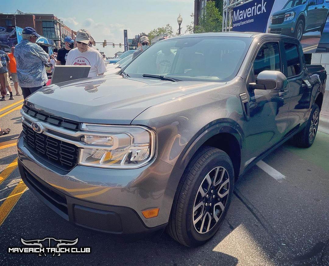 Ford Maverick CARBONIZED GRAY Maverick Photos Thread 2022 Ford Maverick Carbonized Gray Lariat 1