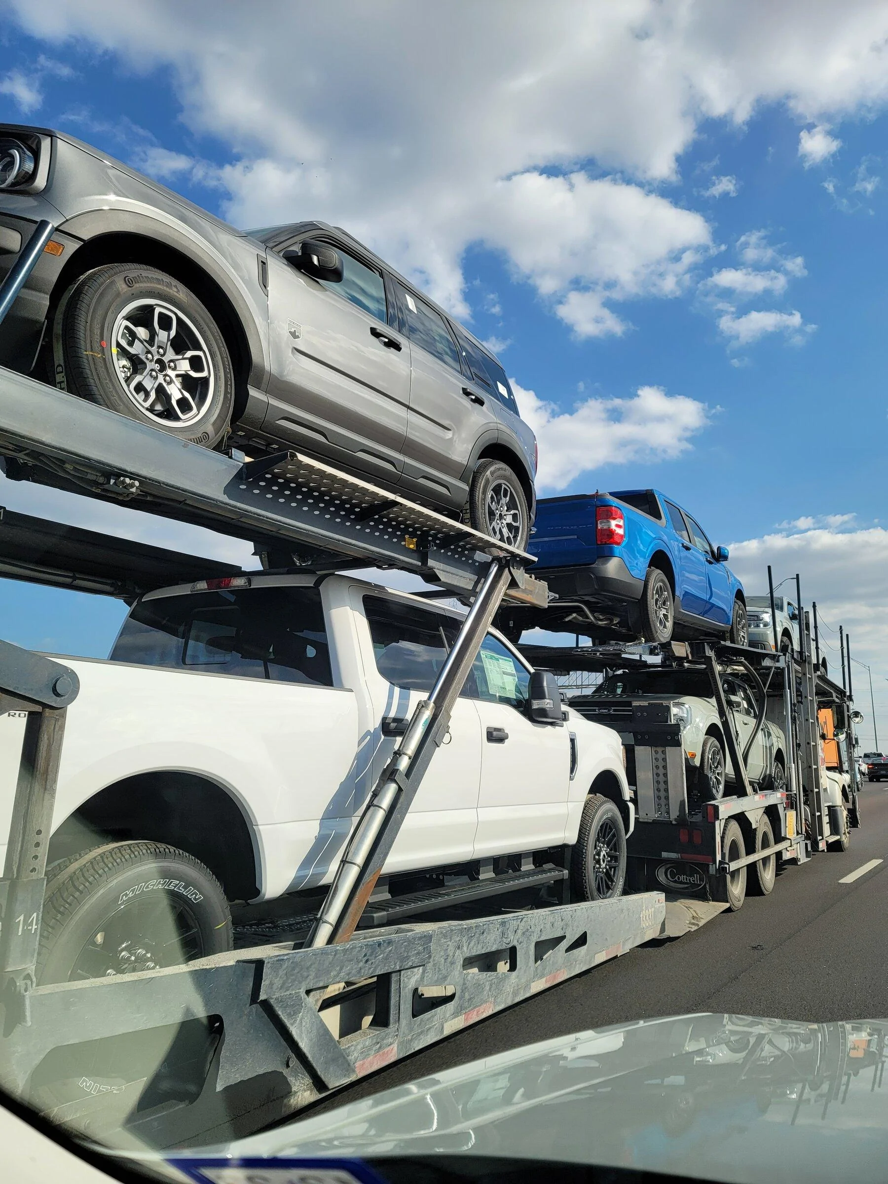 Ford Maverick Spotted: TRUCK LOAD FULL OF MAVERICKS 20220315_171027