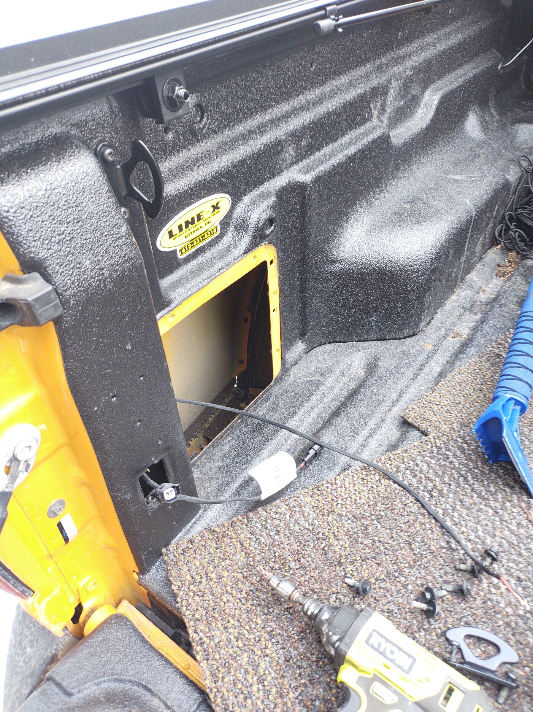 Ford Maverick Bakflp mx4 toneau cover installed. IMG_20220315_141902822