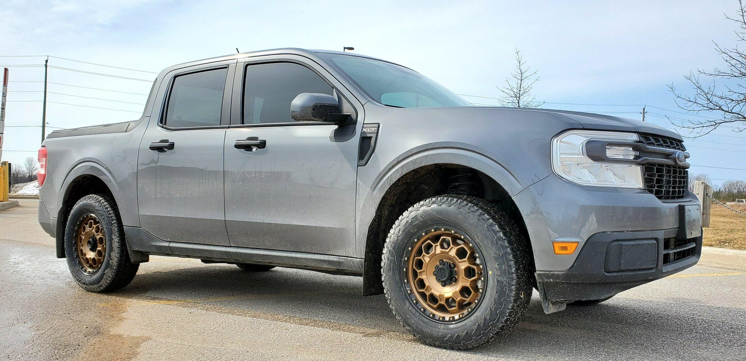 Ford Maverick RC leveling kit and bed cover installed 20220317_145321