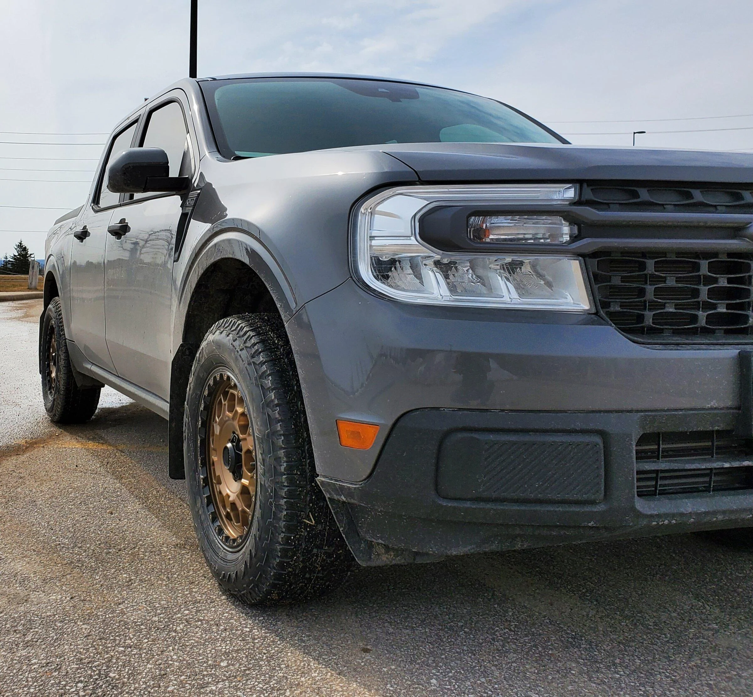 Ford Maverick RC leveling kit and bed cover installed 20220317_145331