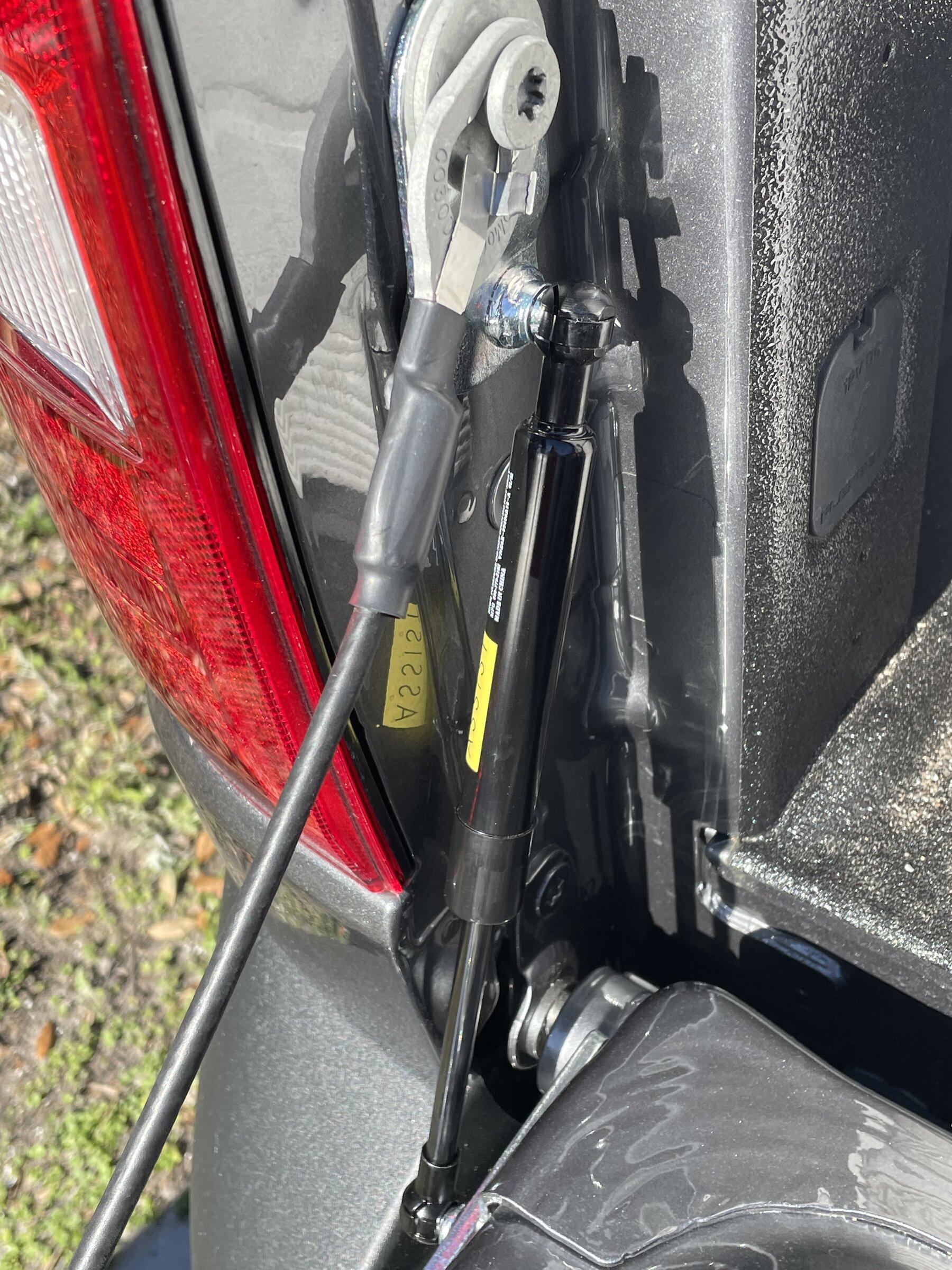 Ford Maverick Disappointed in tailgate assist. 35F7E9FB-F563-4E3C-88C0-3EA8128E4932