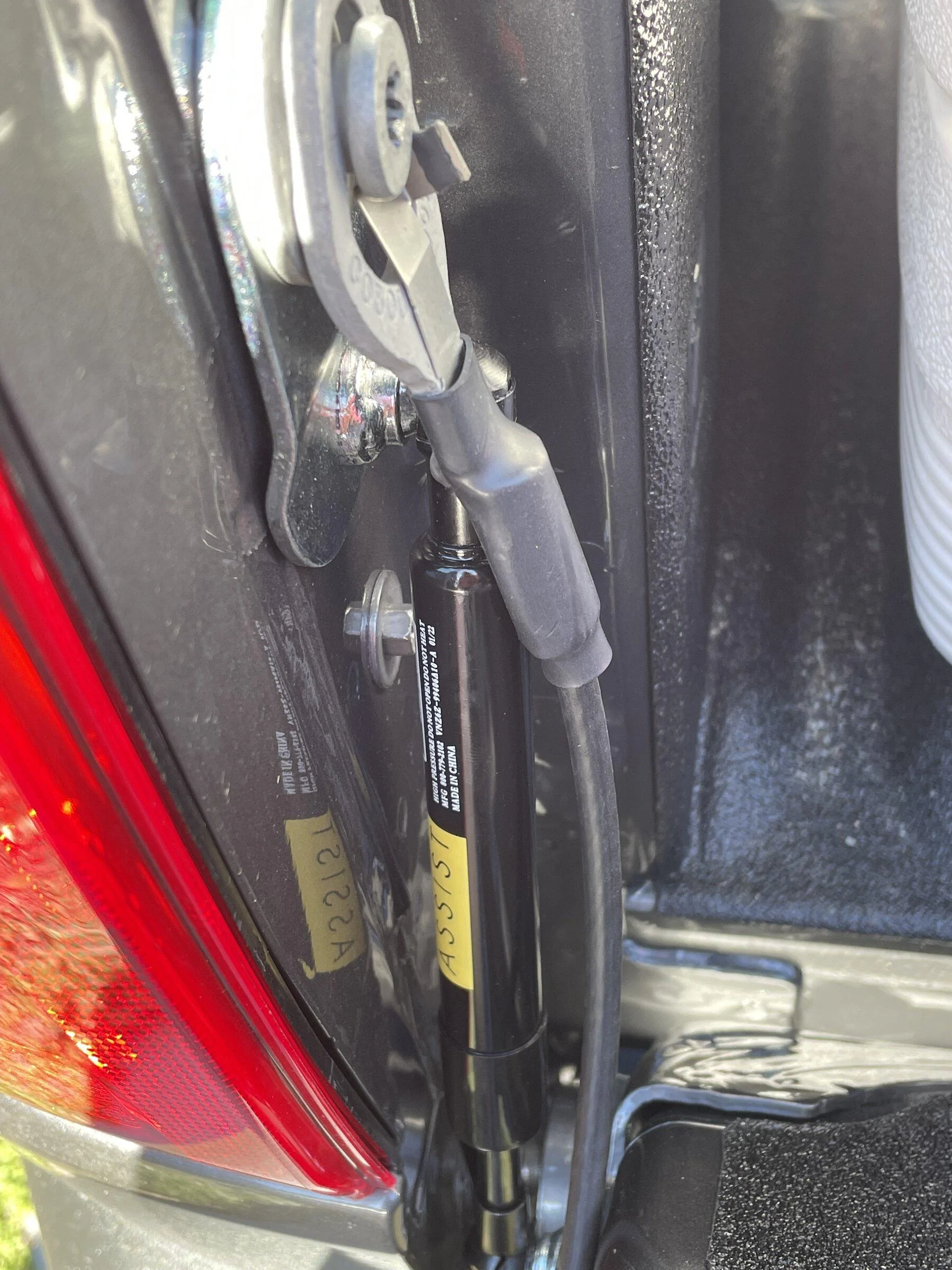 Ford Maverick Disappointed in tailgate assist. 1592157D-3CCC-4A74-B437-5226ADA68EC7