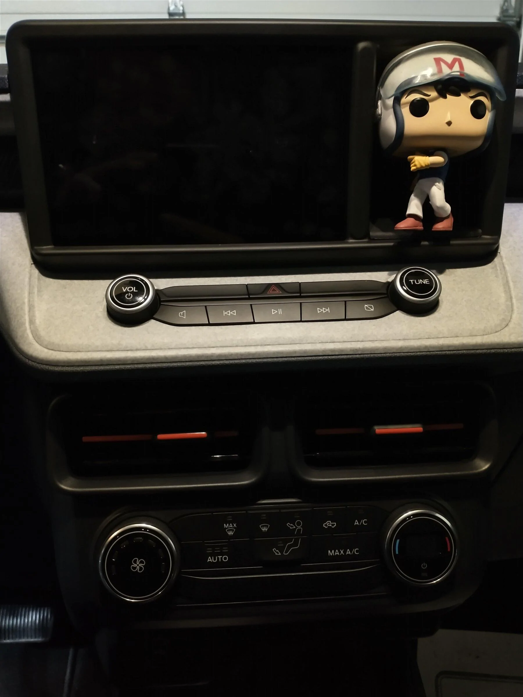 Ford Maverick Dash cubby hole -- what's in yours? 📸 IMG_20220109_165402426_HDR