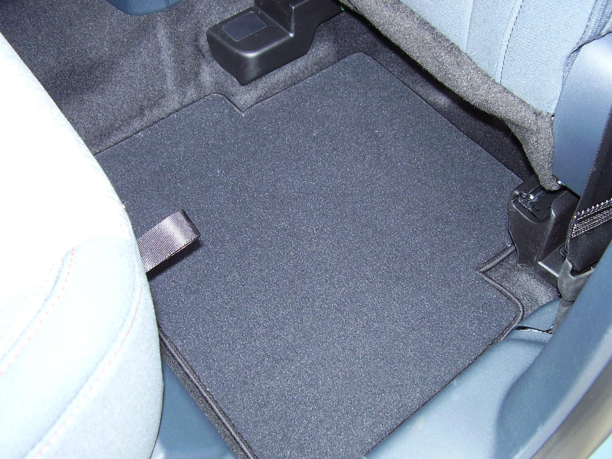 Ford Maverick Does anyone make Front and Rear Carpeted Floor Mats? P1010002.JPG