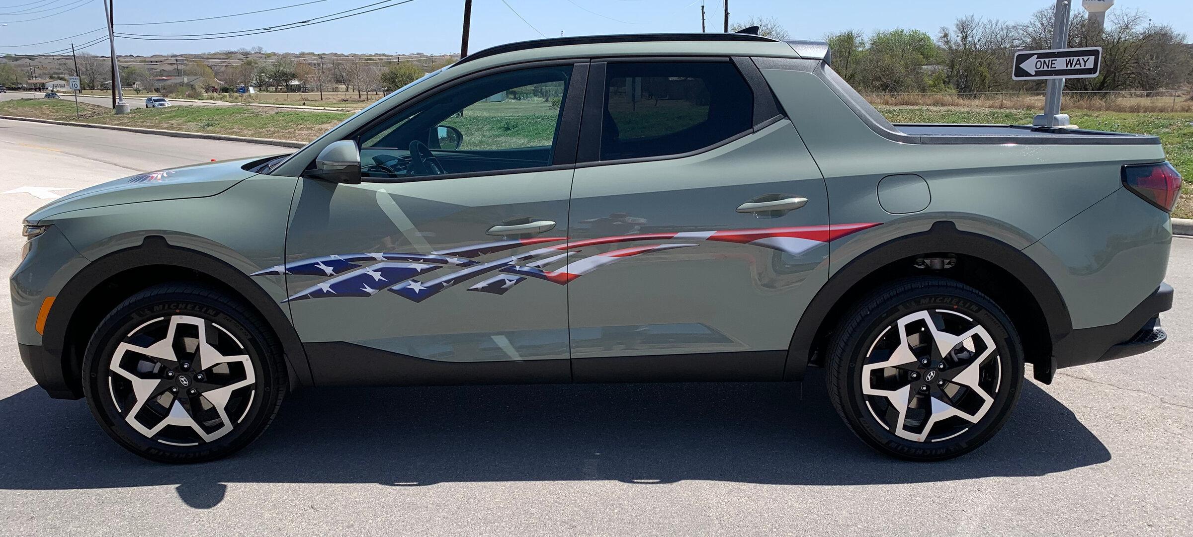 Ford Maverick Maverick or Santa Cruz 2022 Hyundai SC left side.JPG