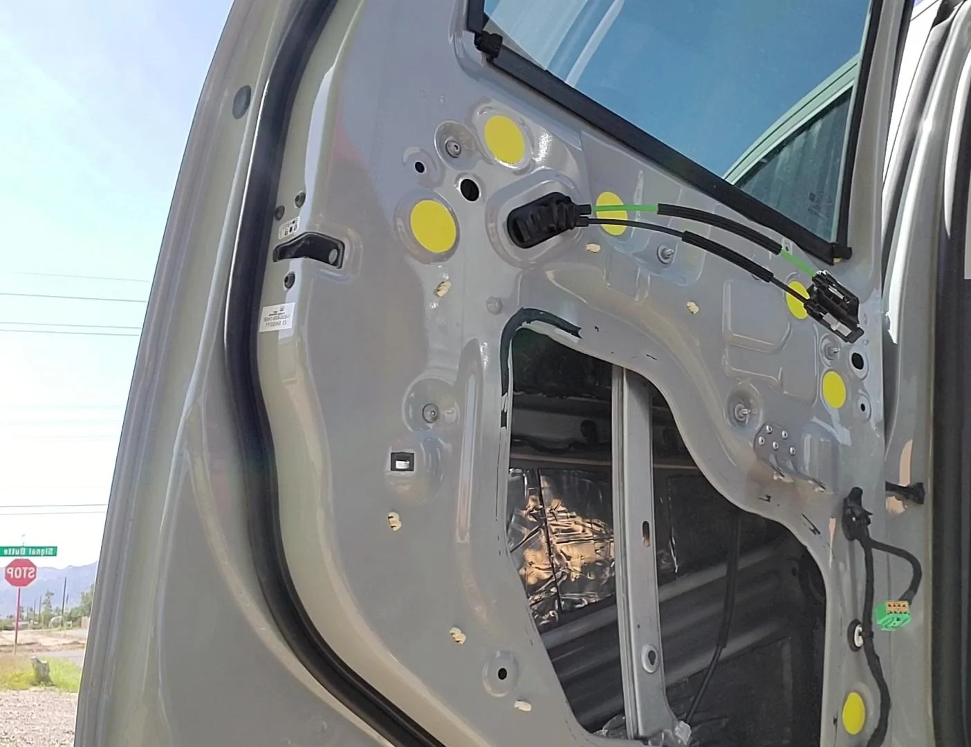 Ford Maverick Rear door sound deadening? VideoCapture_20220401-122438