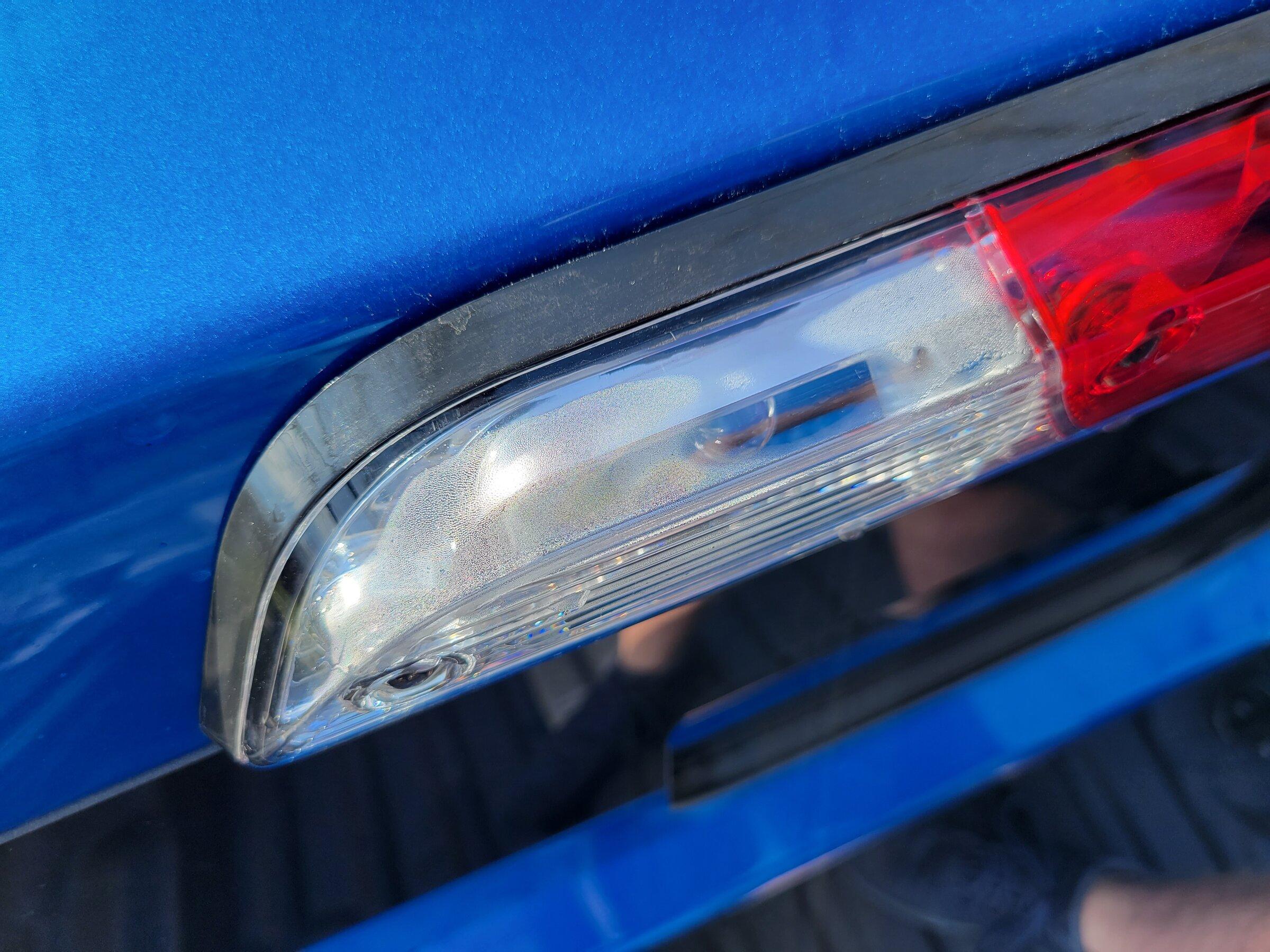 Ford Maverick Water in 3rd brake light? 20220403_102421