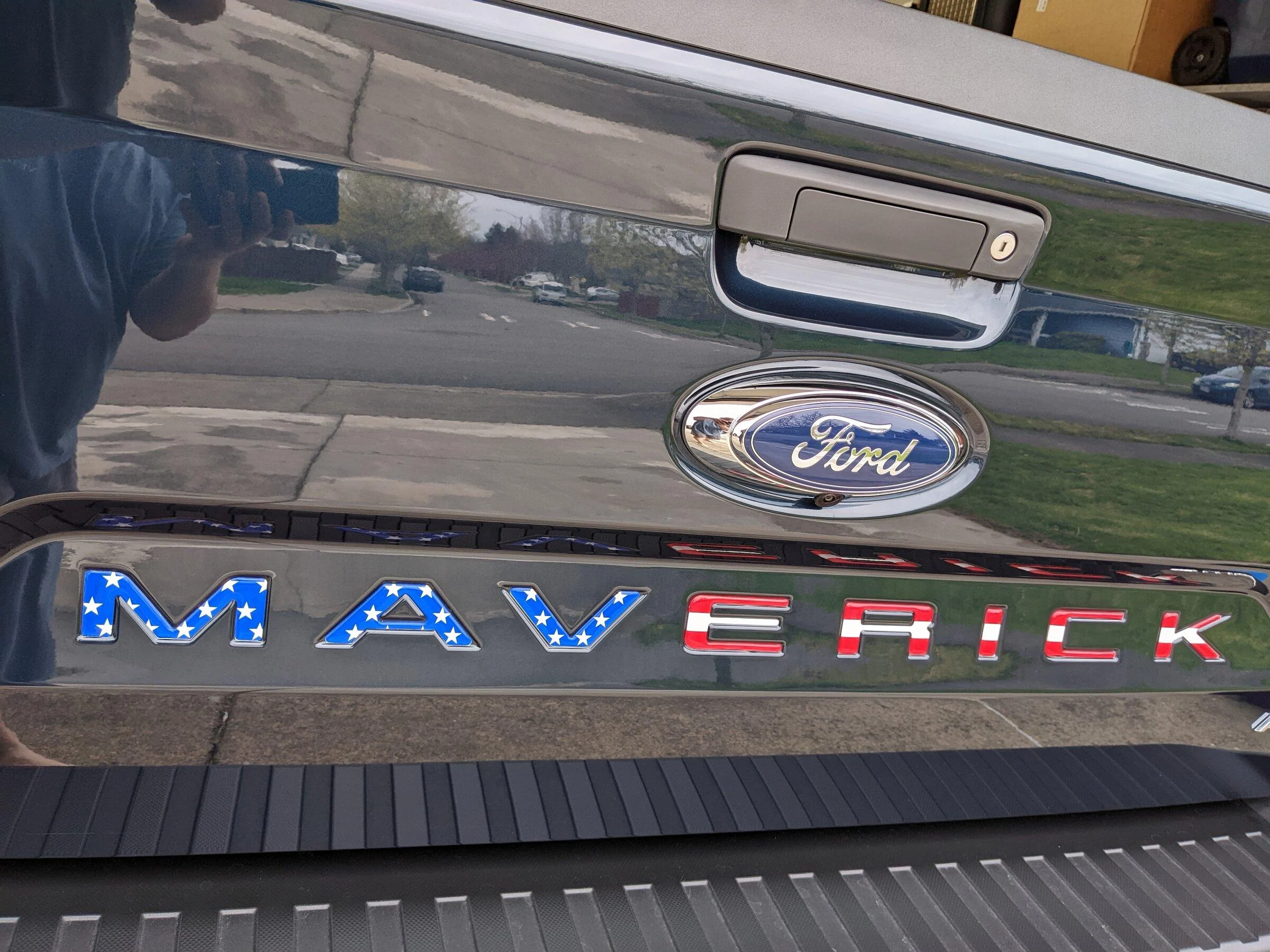 Ford Maverick Lettering on the Maverick stamp on the tailgate PXL_20220403_205112954