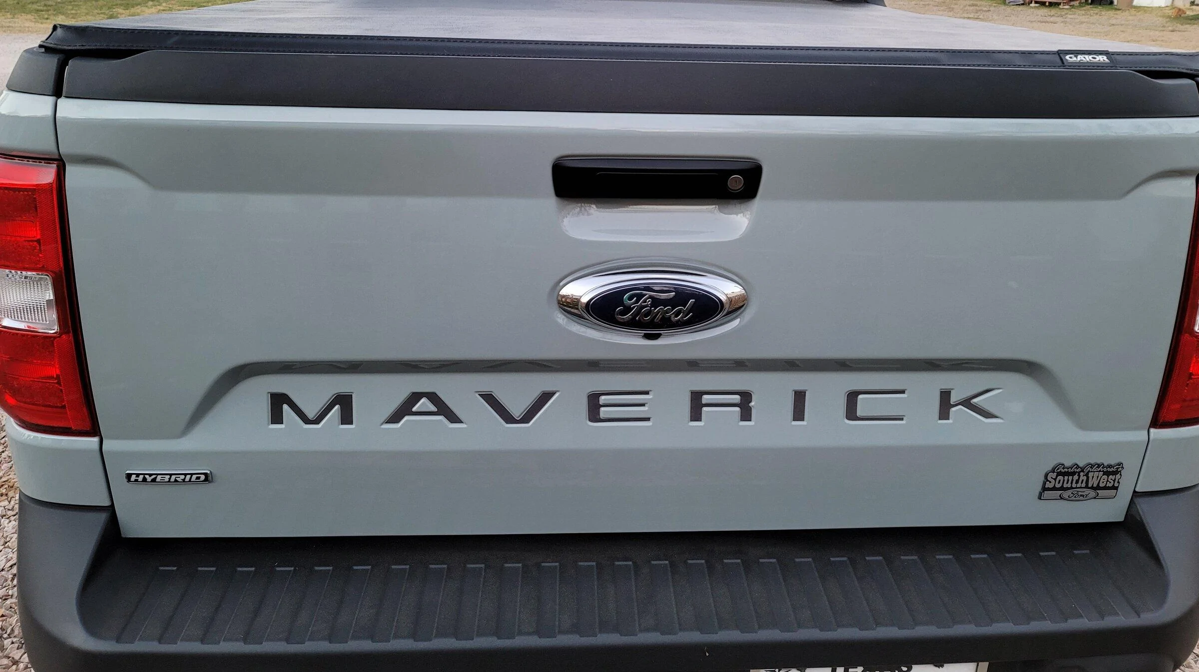 Ford Maverick Lettering on the Maverick stamp on the tailgate 20220320_194435