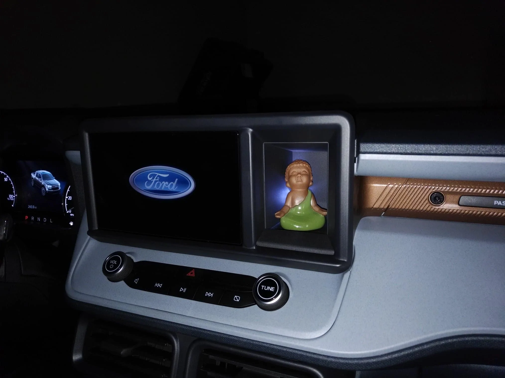 Ford Maverick Creative Ideas for Dash Cubby Storage 277544464_454790916439259_6456489359785248991_n