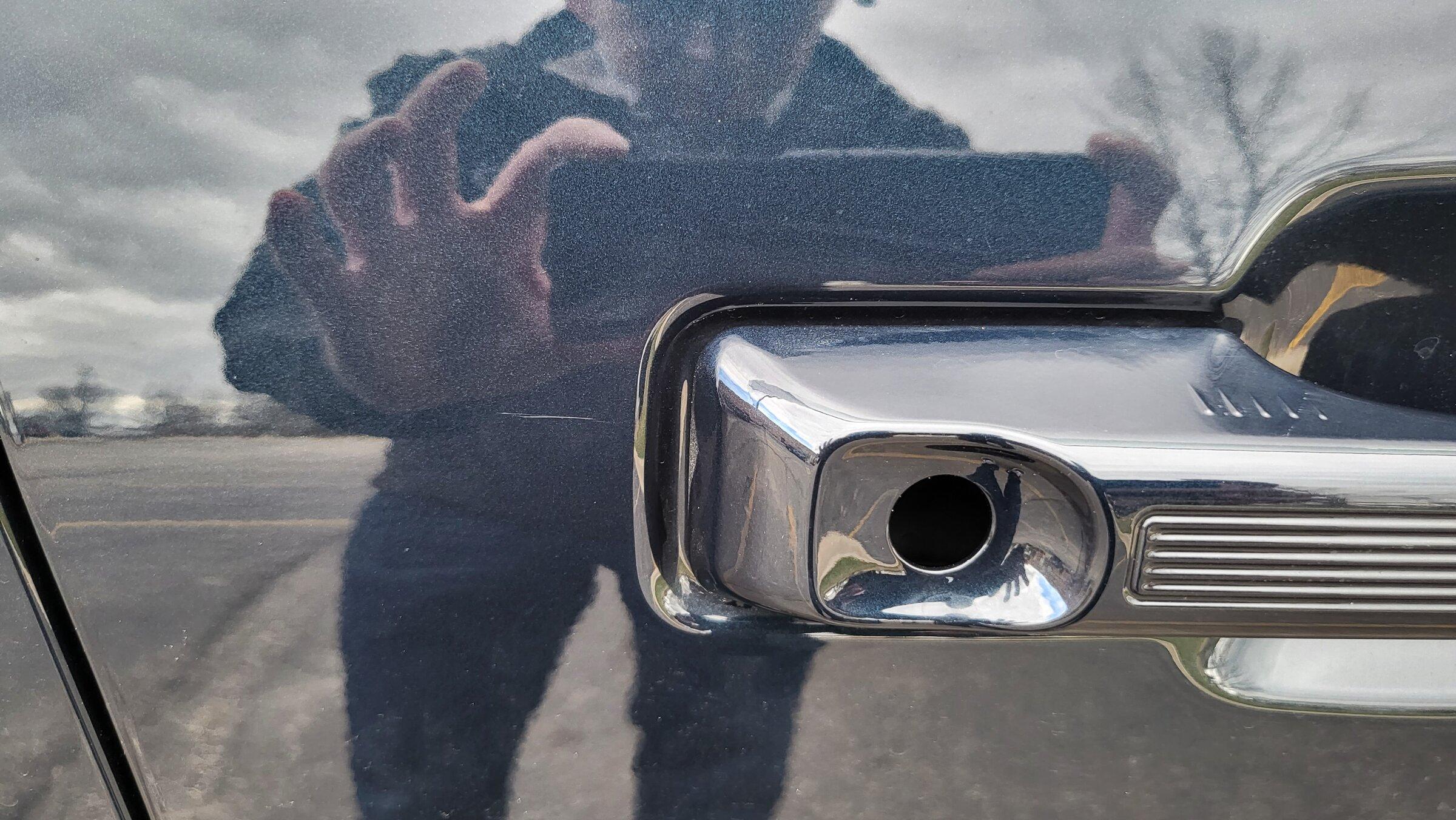 Ford Maverick Passenger door lock missing? 20220407_120653