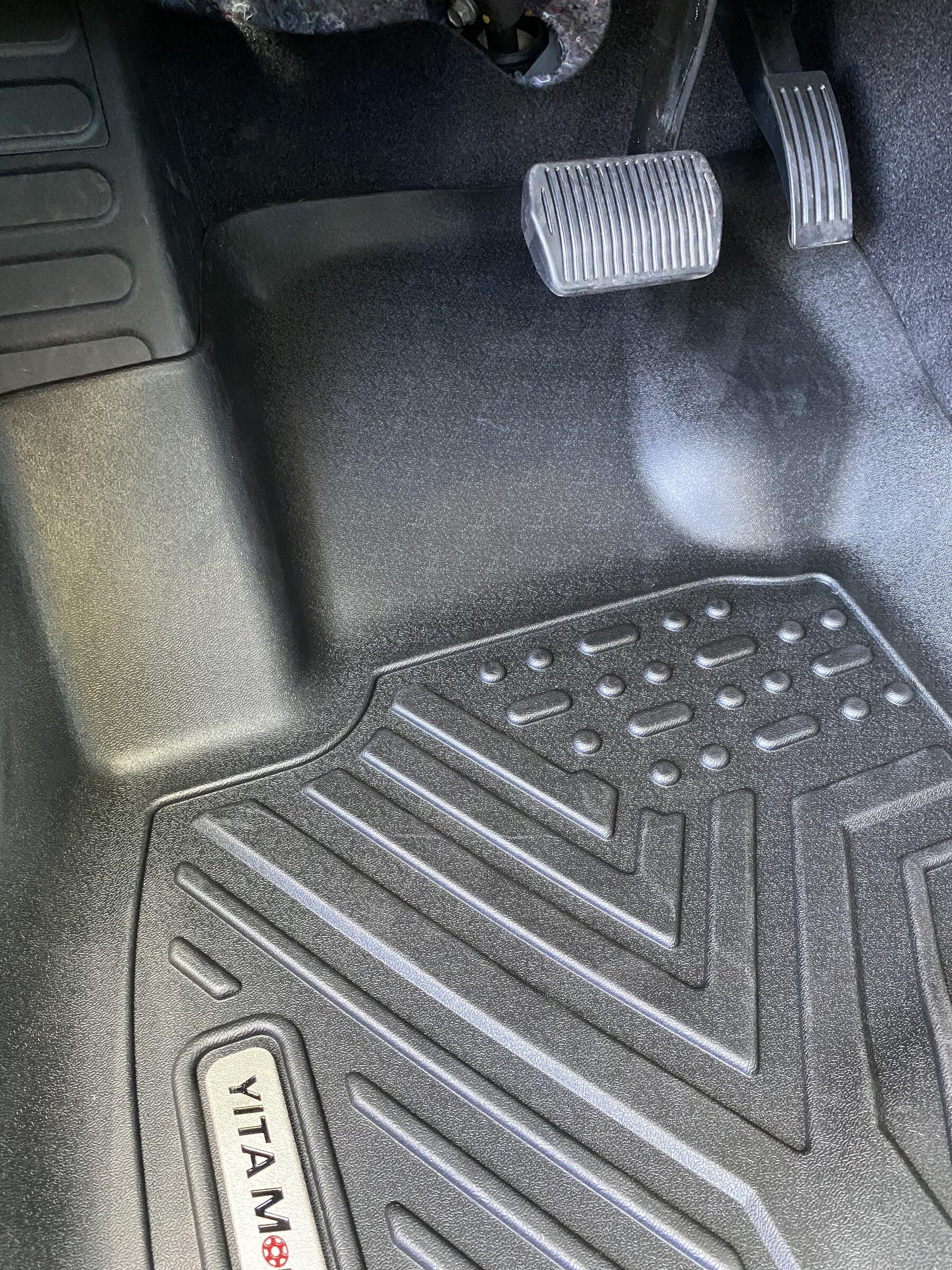 Ford Maverick Hybrid floor mats 91128045-2241-448F-B7B5-E404B0CD6F08