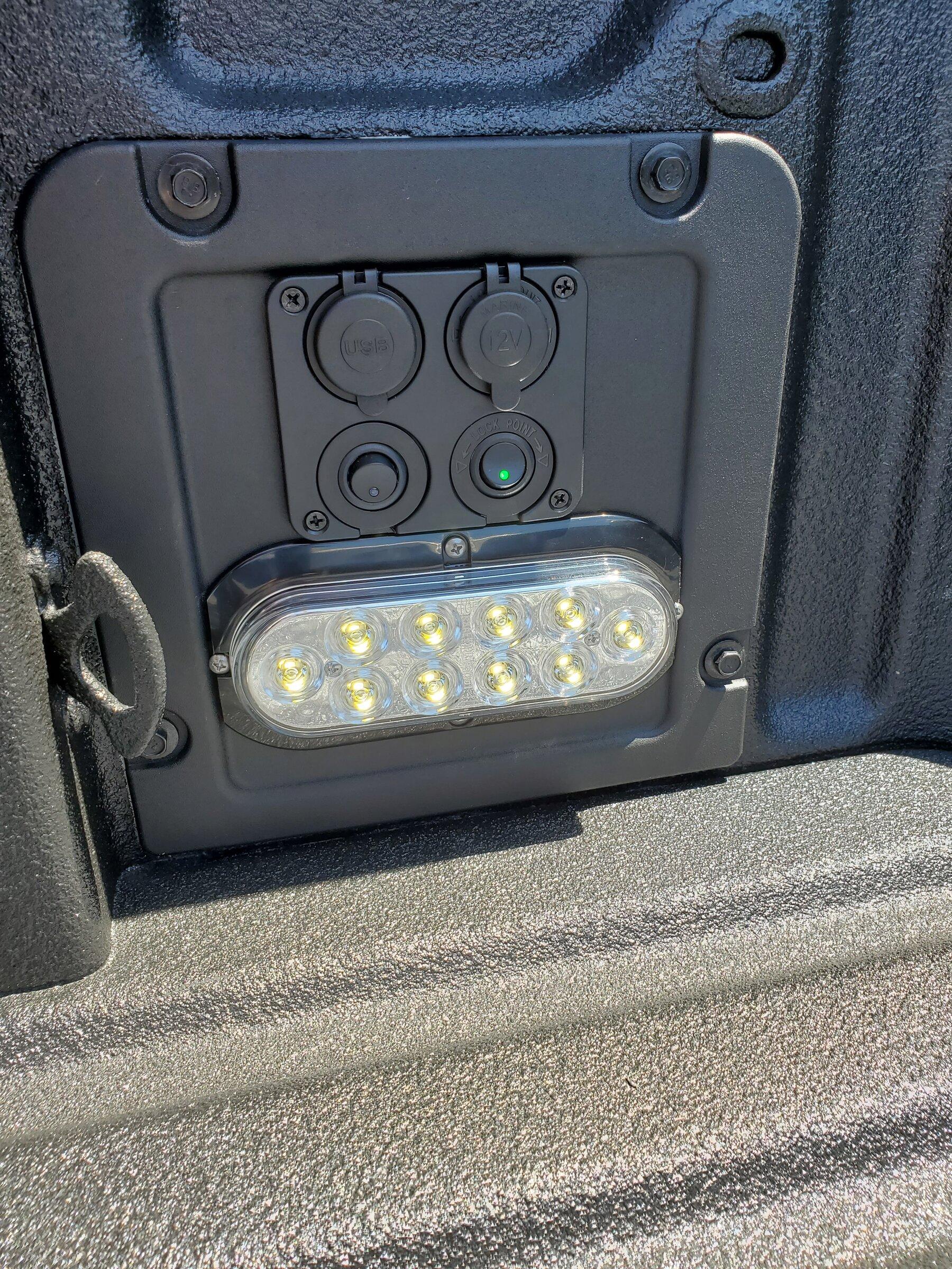 Ford Maverick XL bed outlets and light installed 20220409_124028