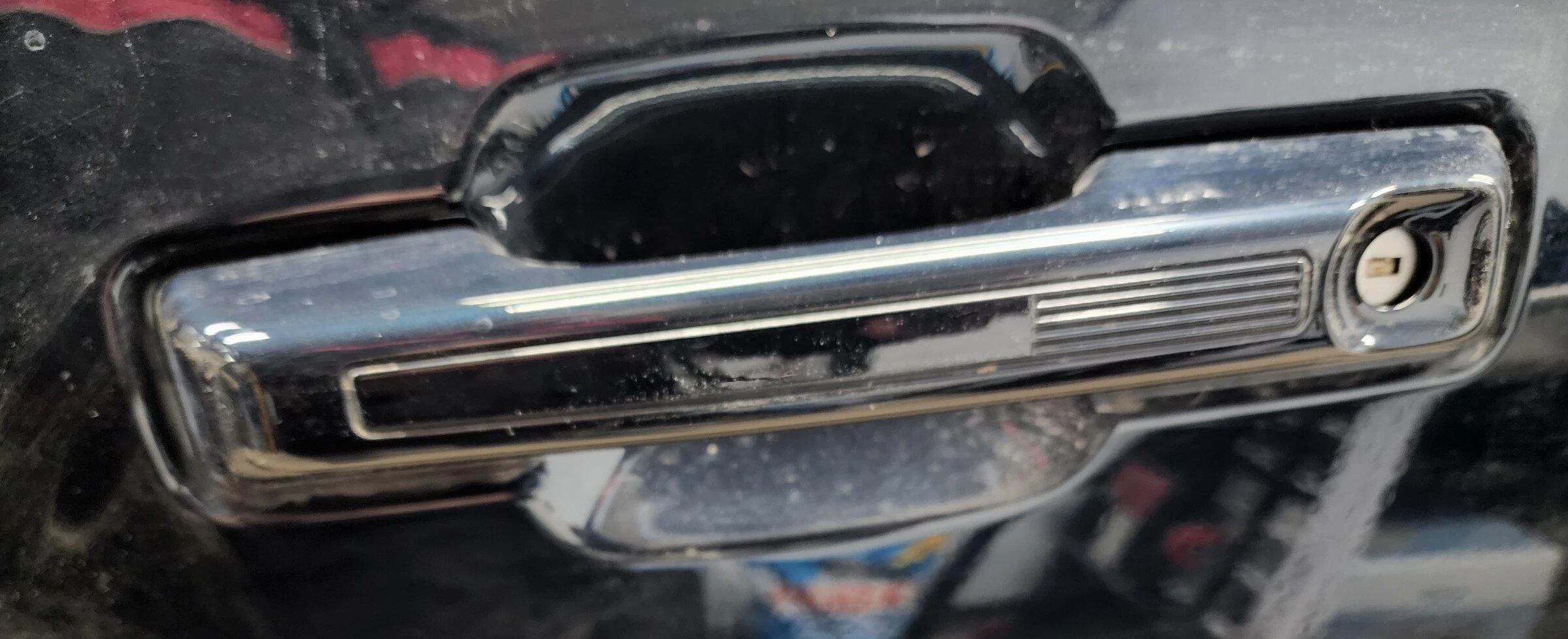 Ford Maverick Passenger door lock missing? 20220409_162953